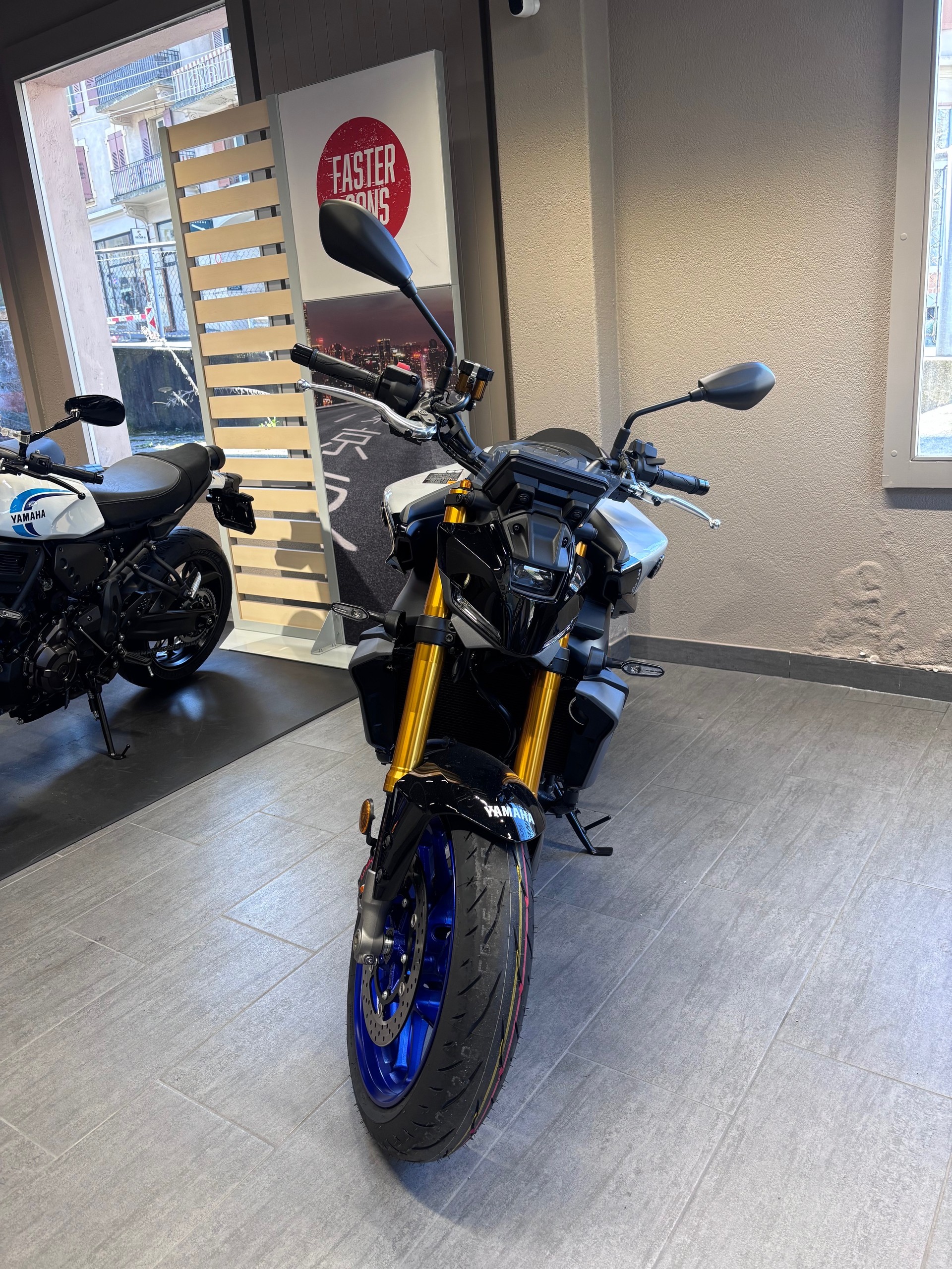 YAMAHA MT-09 SP (35kW)-showroom-element-2