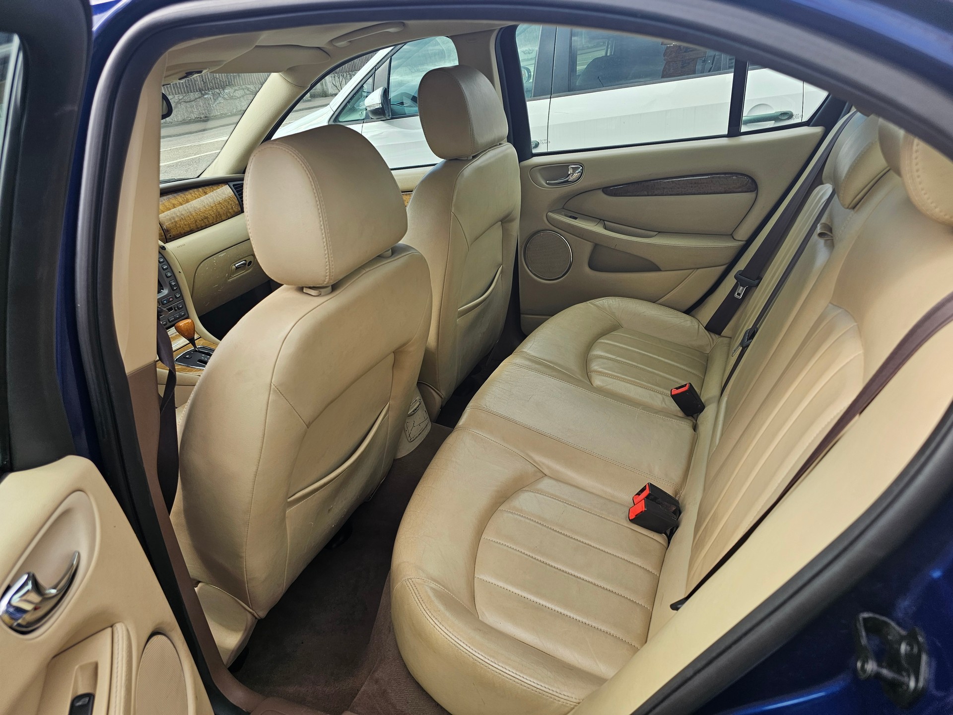 JAGUAR X-Type 3.0 V6 Traction4 Executive-image-7