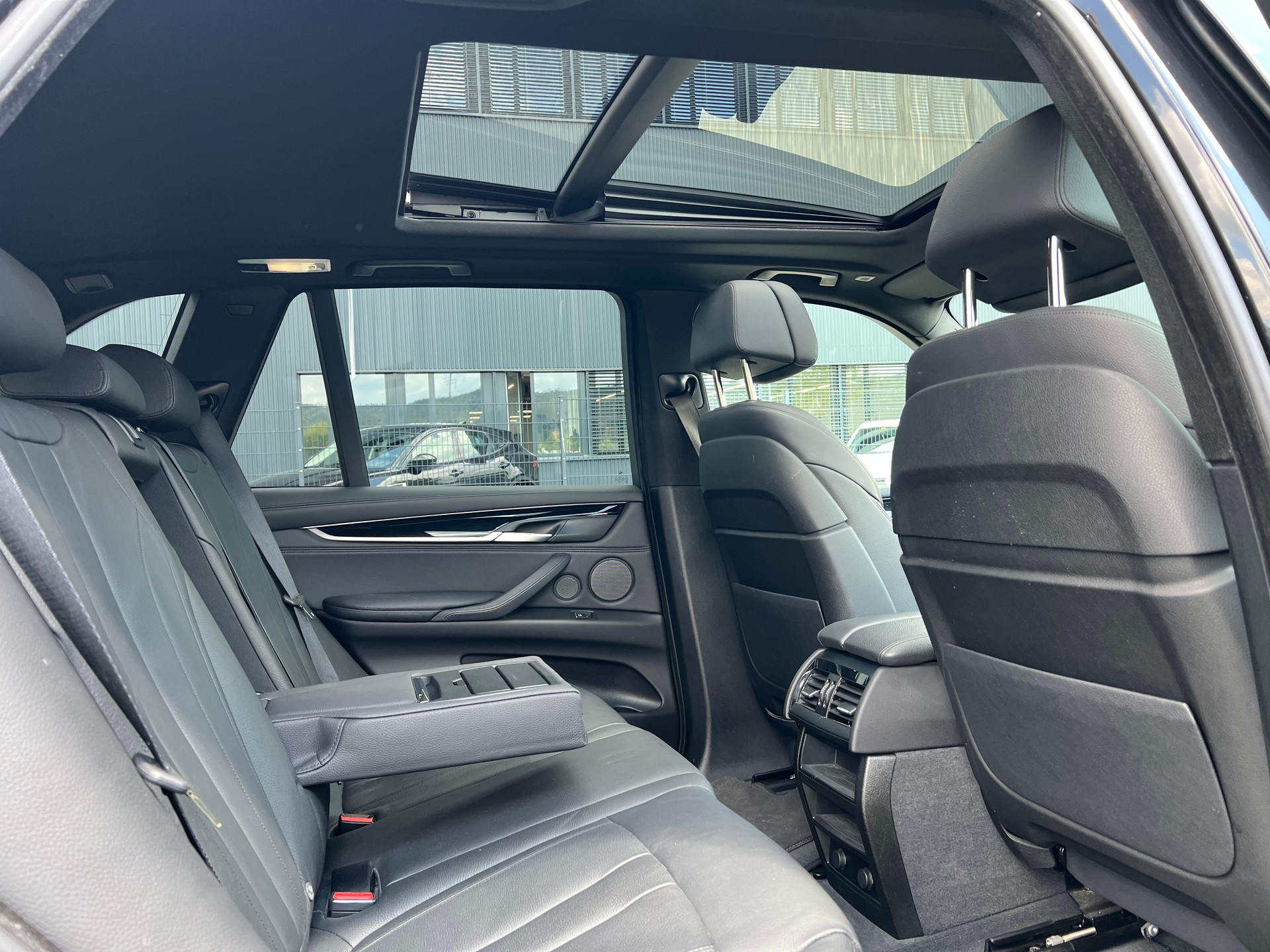 BMW X5 xDrive 40d Steptronic-image-25