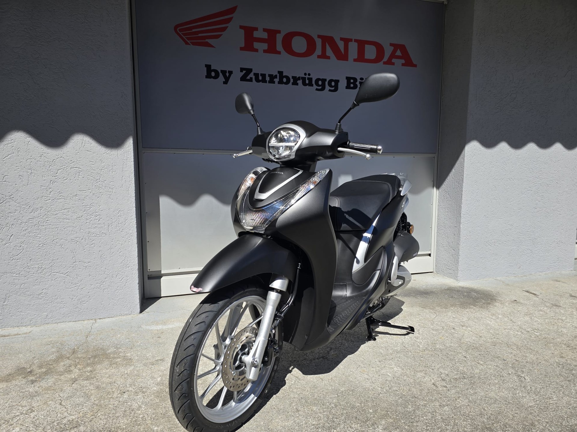 HONDA SH 125 i Mode-showroom-element-1