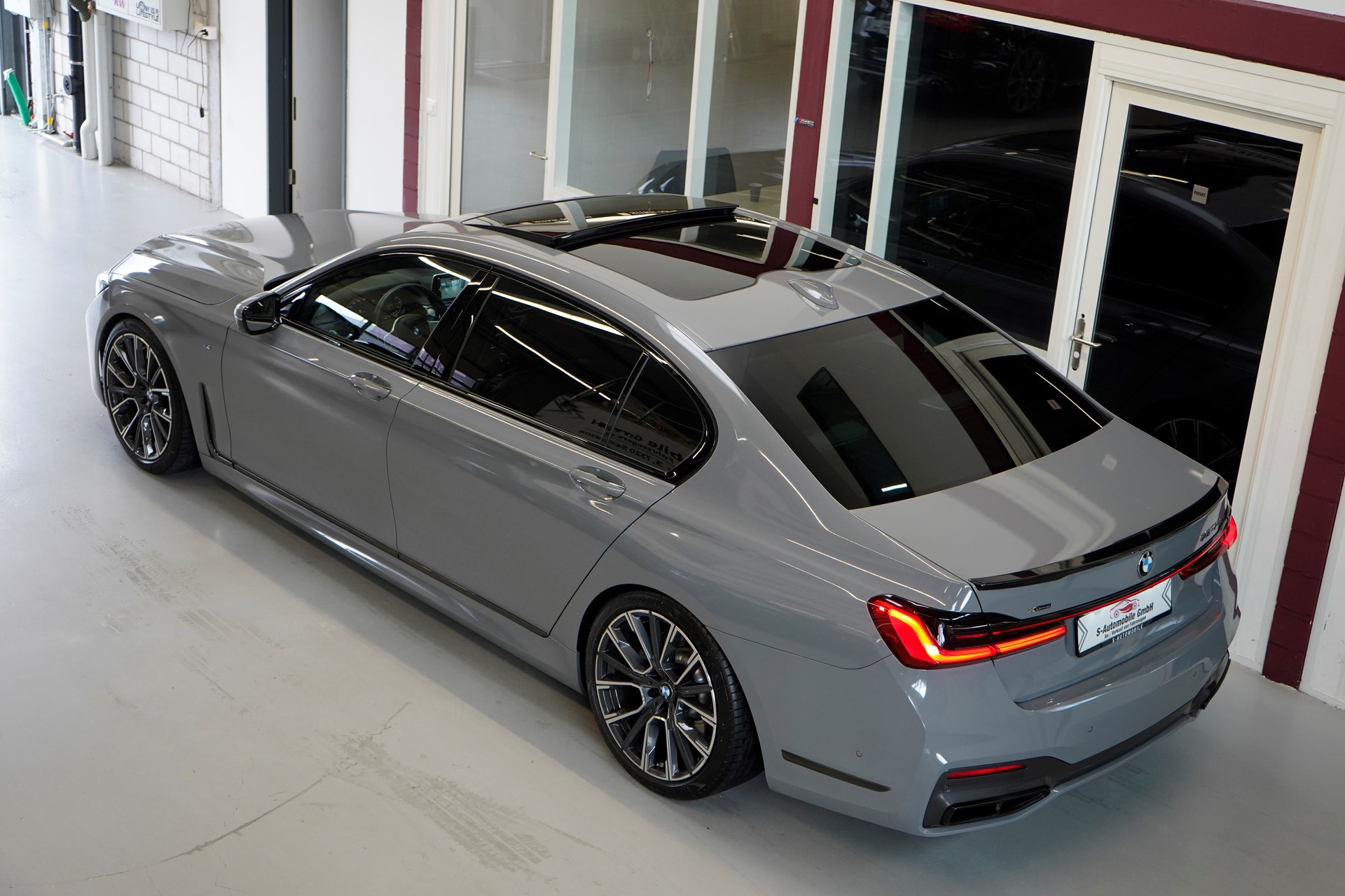 BMW 750Li xDrive Steptronic-image-4