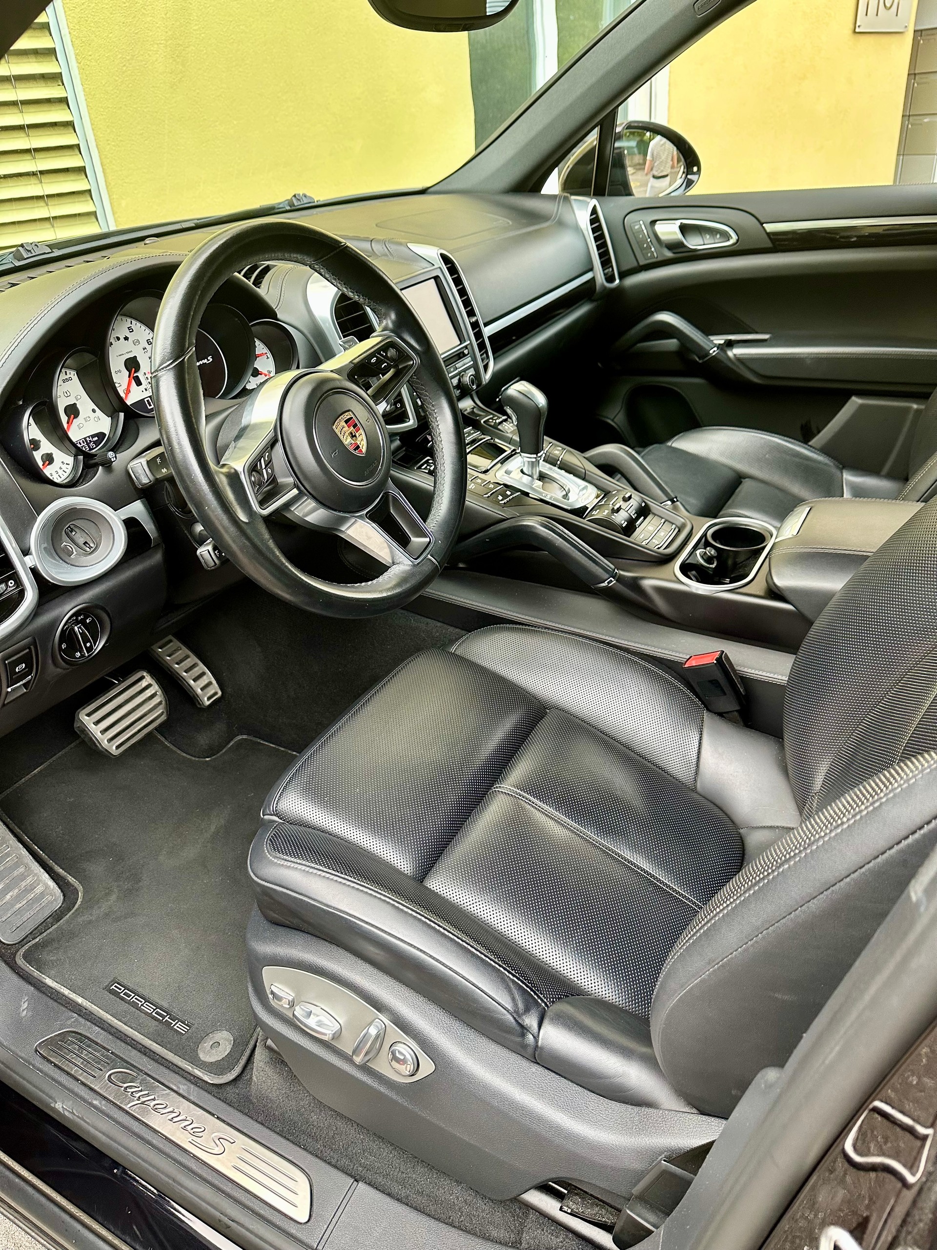PORSCHE Cayenne S-image-2