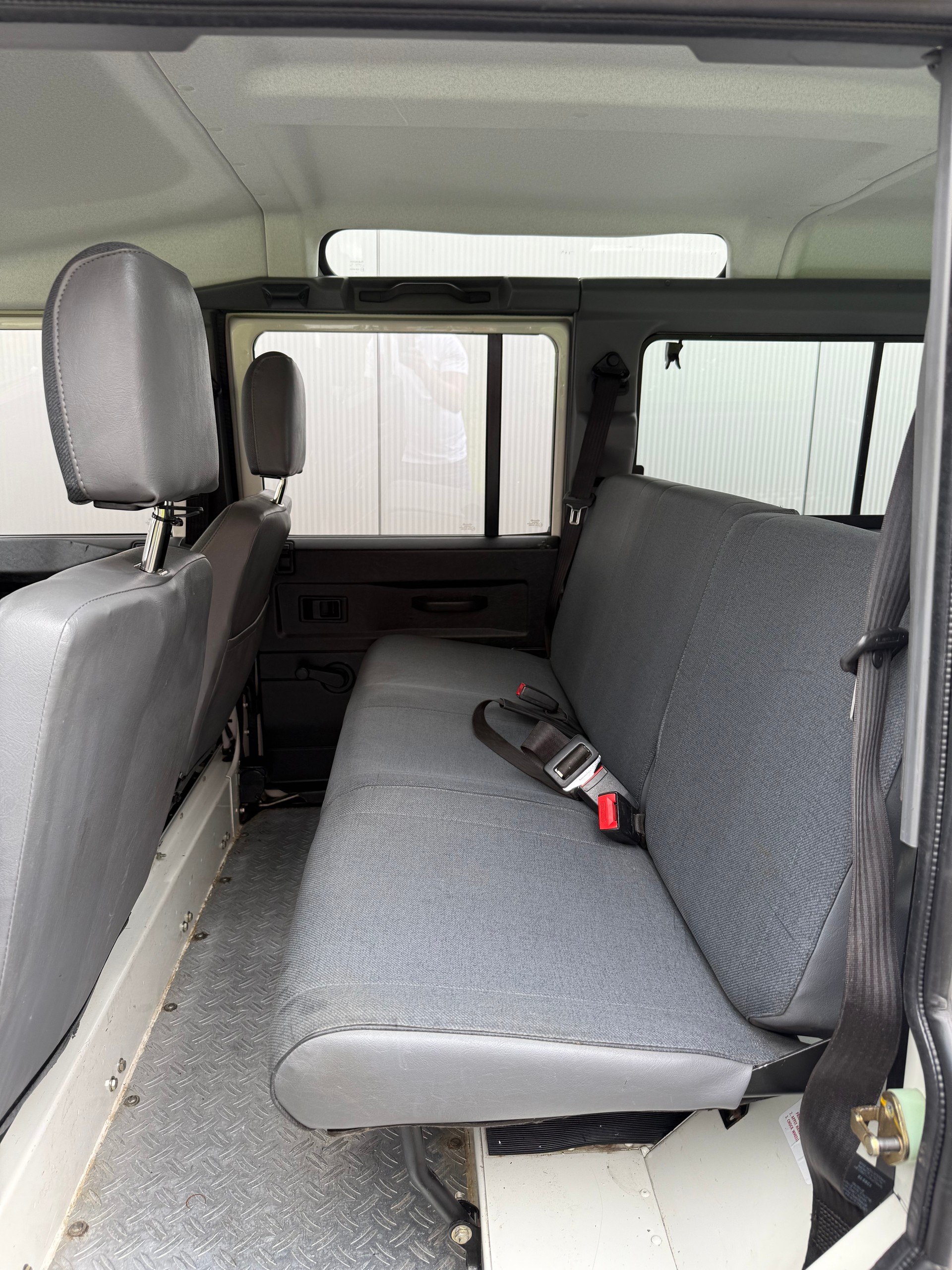 LAND ROVER Defender 110 TD5 3,5T-image-9