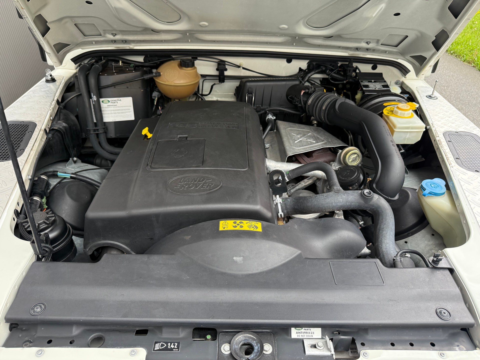 LAND ROVER Defender 110 TD5 3,5T-image-12