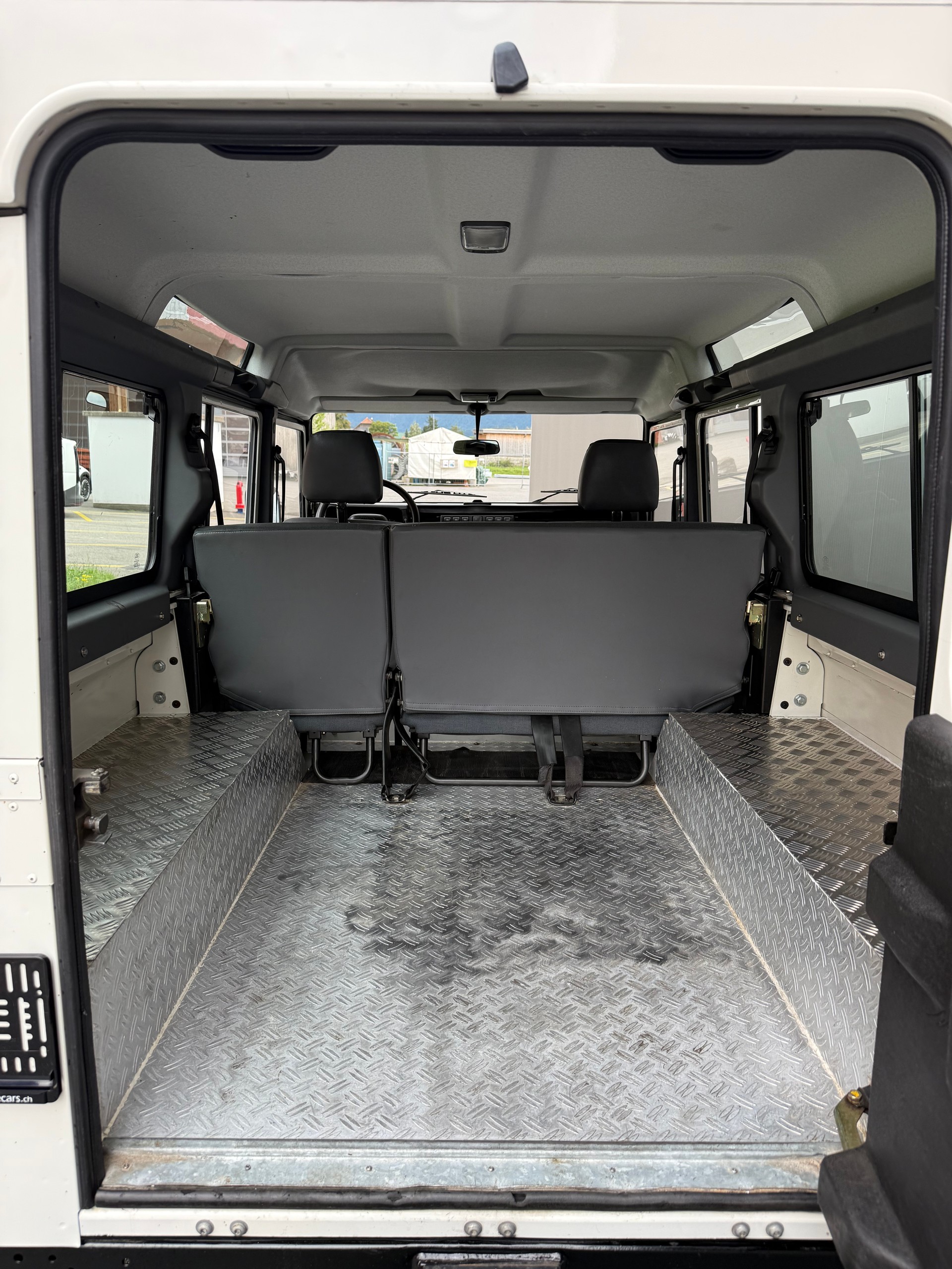 LAND ROVER Defender 110 TD5 3,5T-image-10