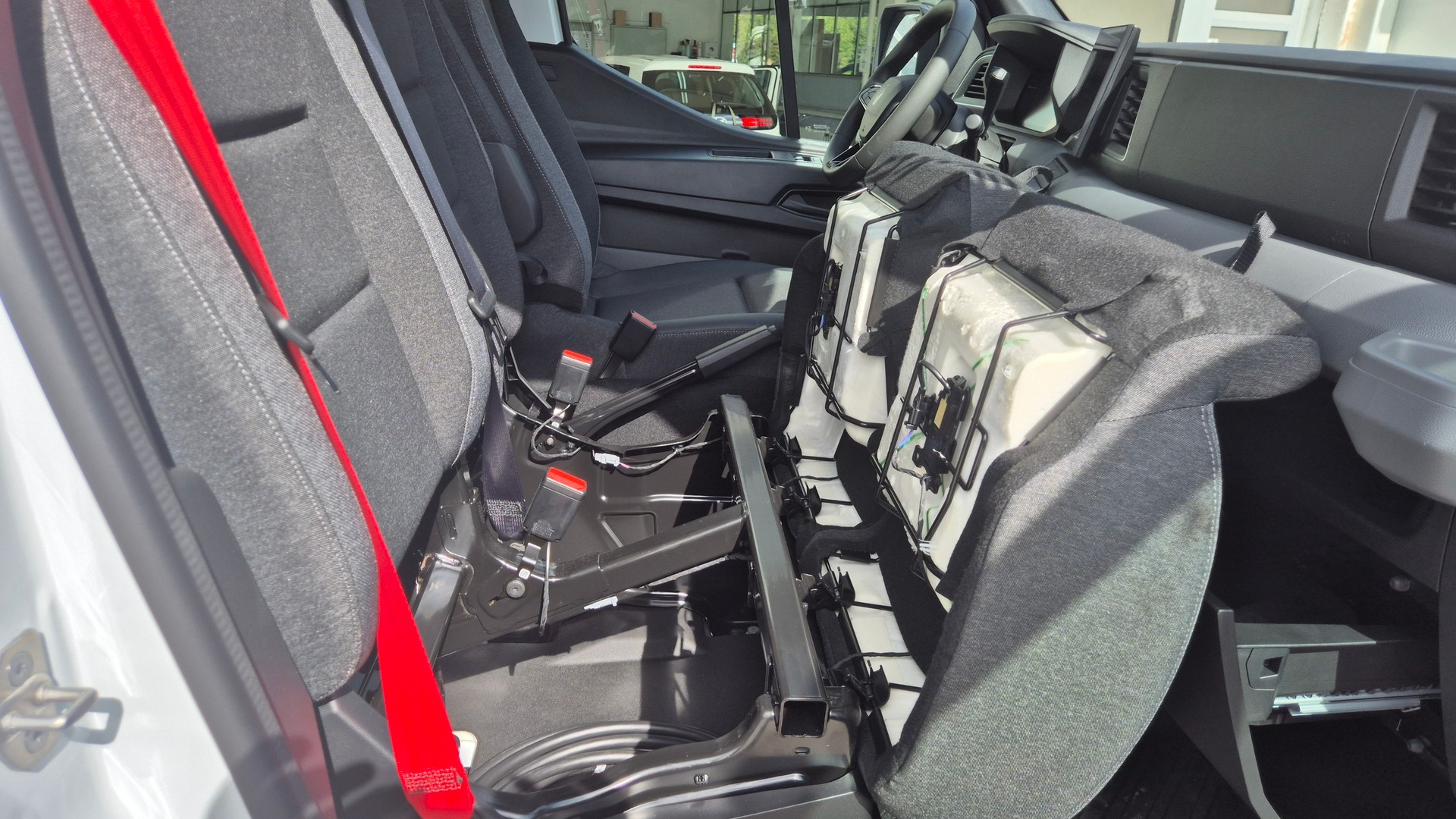 RENAULT Master Red E-Tech 35 EV 87kWh L2H1-image-10