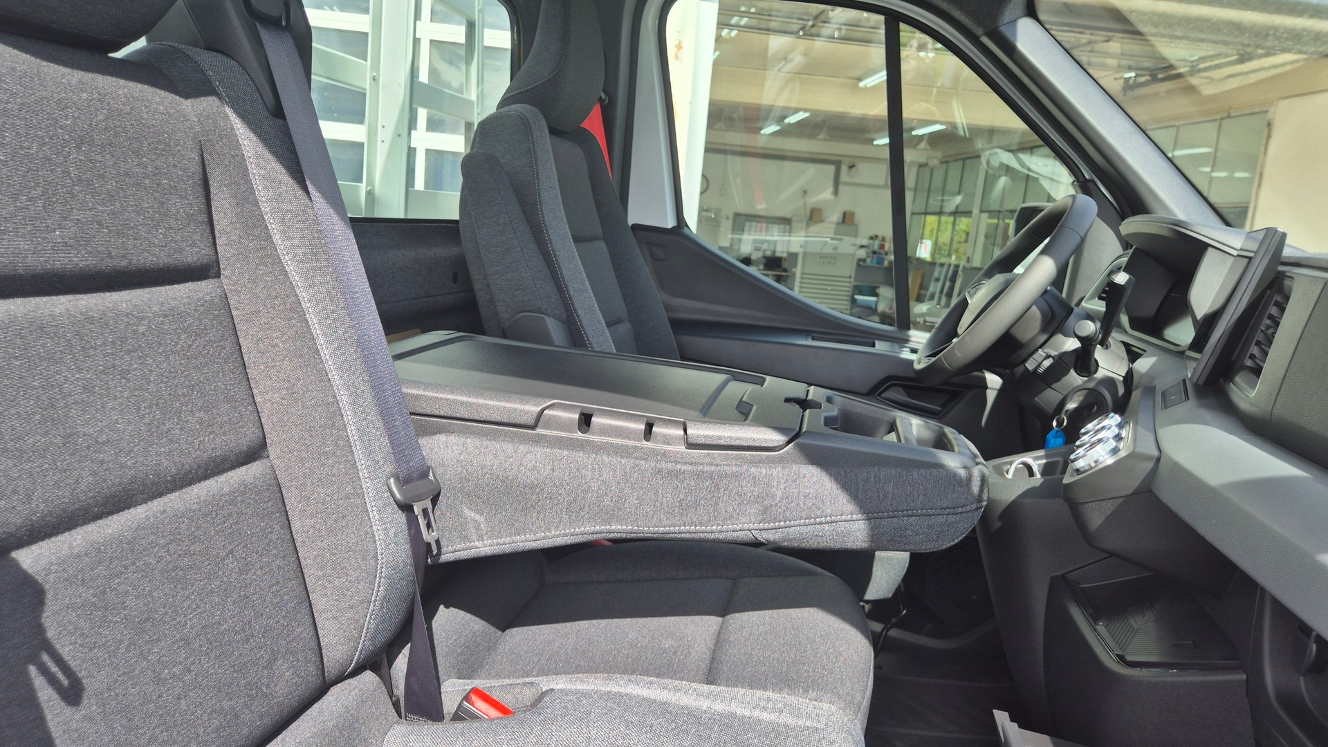 RENAULT Master Red E-Tech 35 EV 87kWh L2H1-image-12