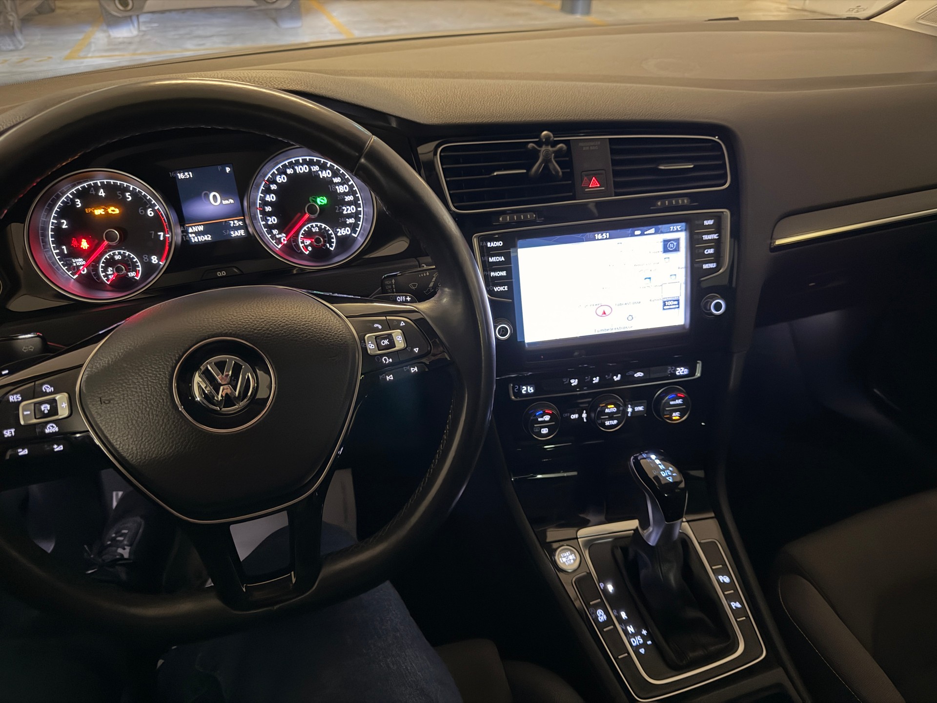 VW Golf 1.4 TSI Highline DSG-image-14