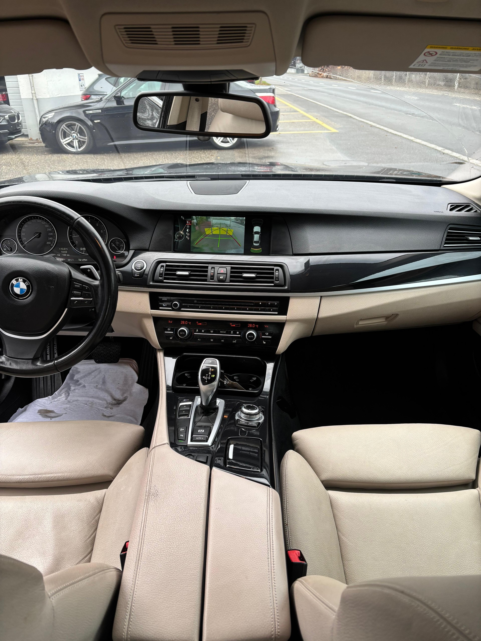 BMW 528i xDrive Steptronic-image-4