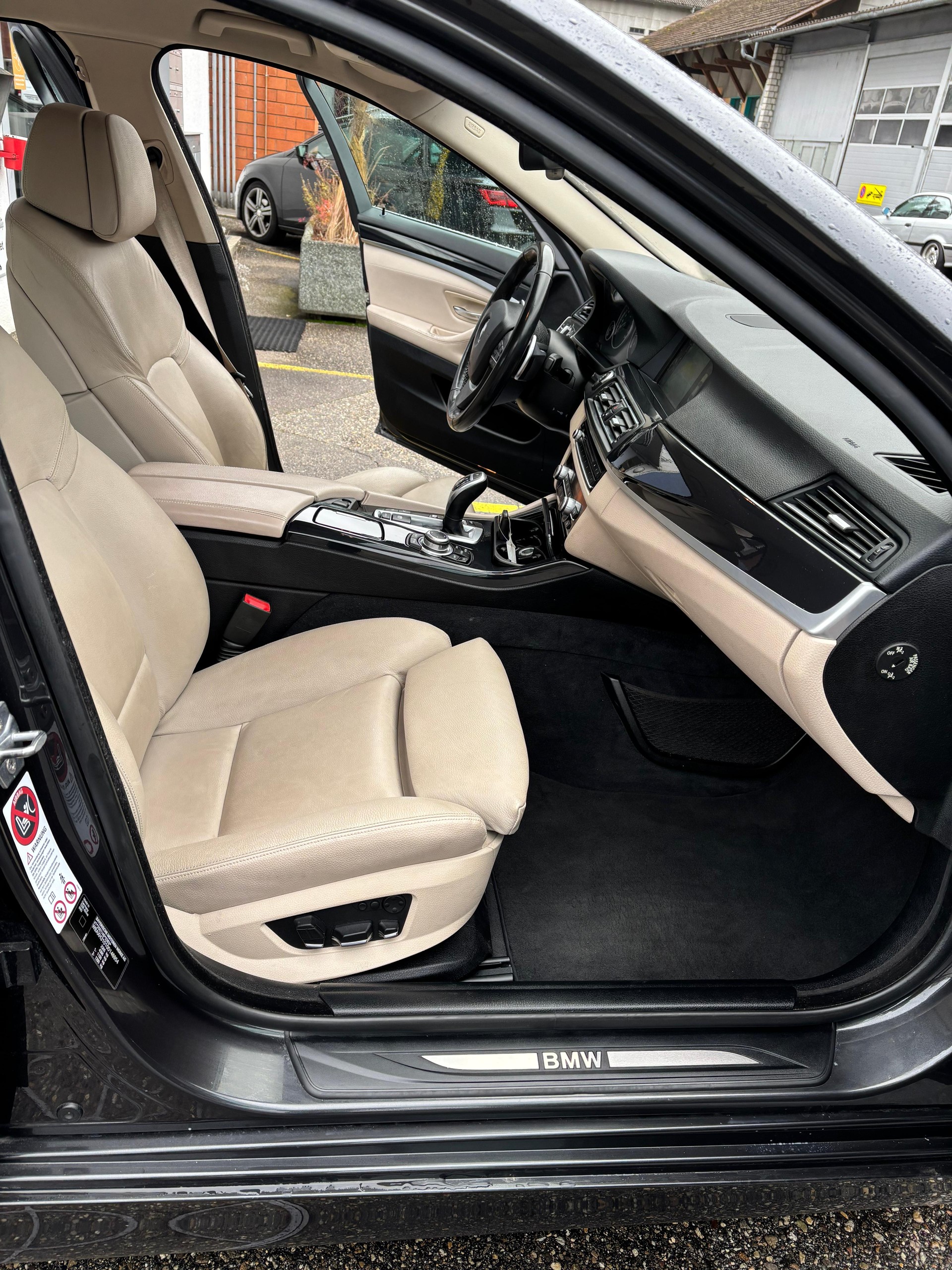 BMW 528i xDrive Steptronic-image-5