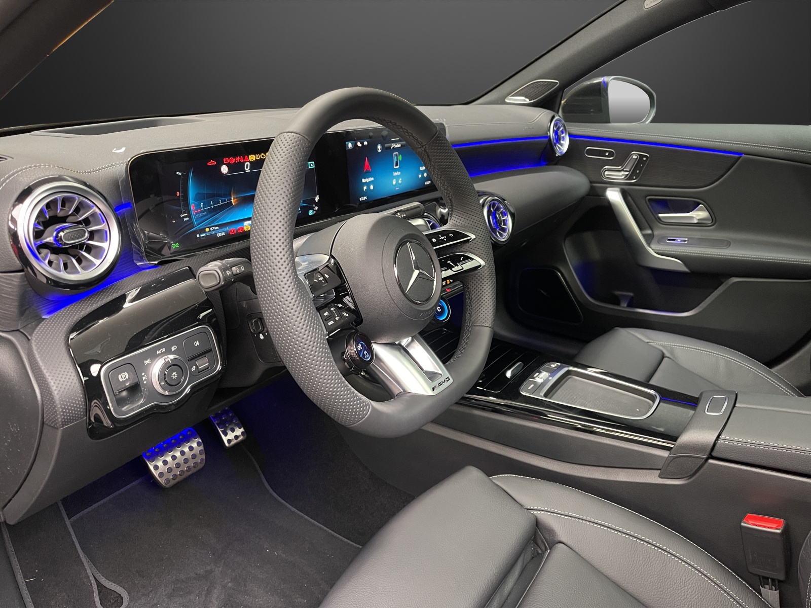 MERCEDES-BENZ A 35 AMG 4matic 8G-DCT-image-7
