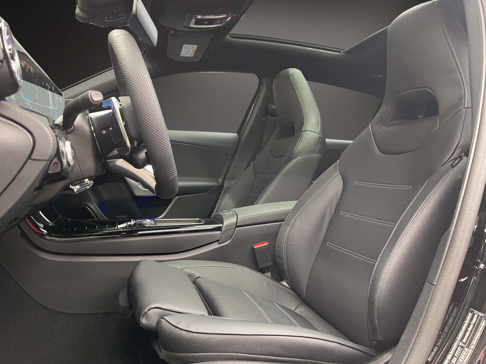 MERCEDES-BENZ A 35 AMG 4matic 8G-DCT-image-8