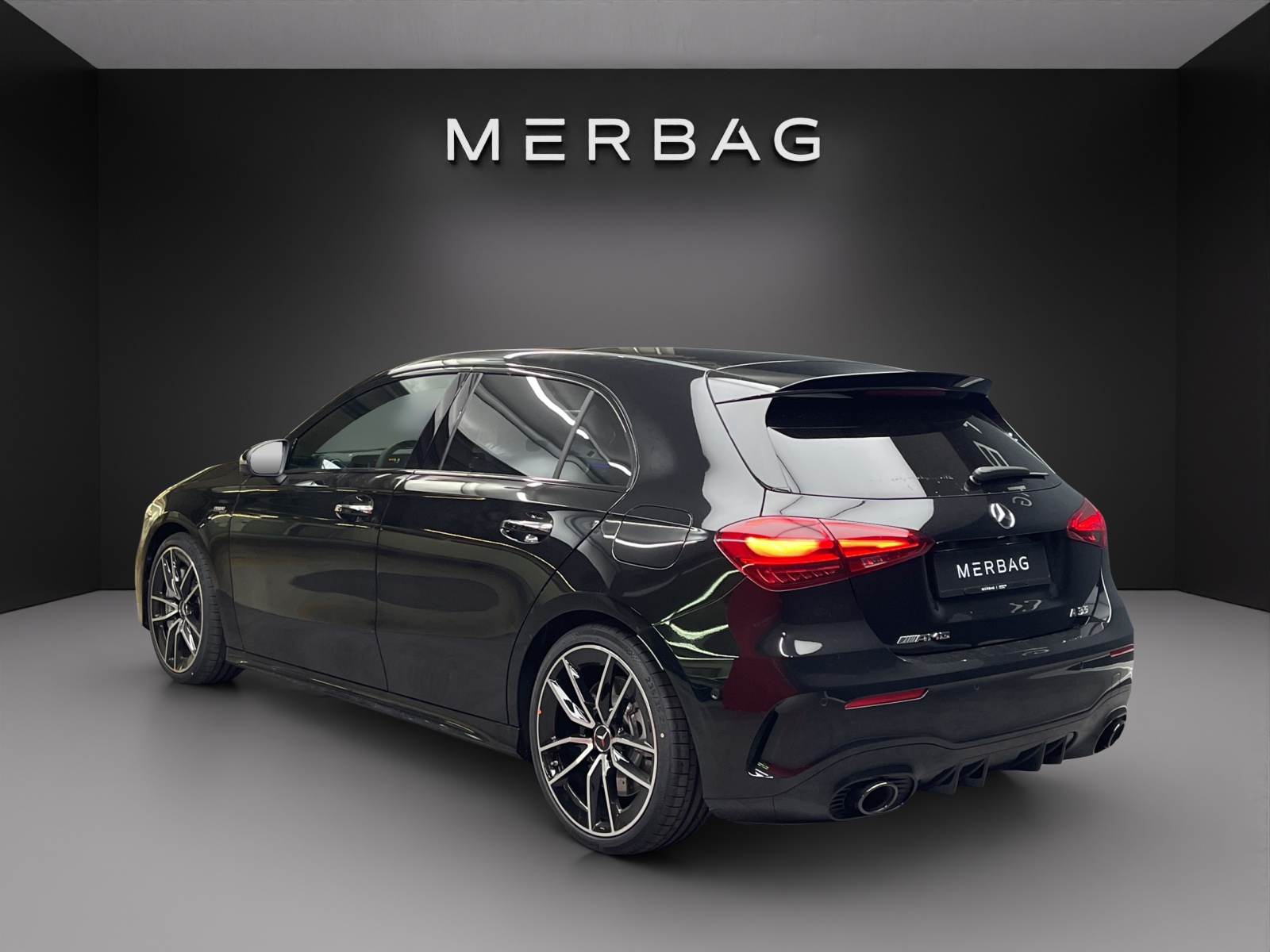MERCEDES-BENZ A 35 AMG 4matic 8G-DCT-image-3