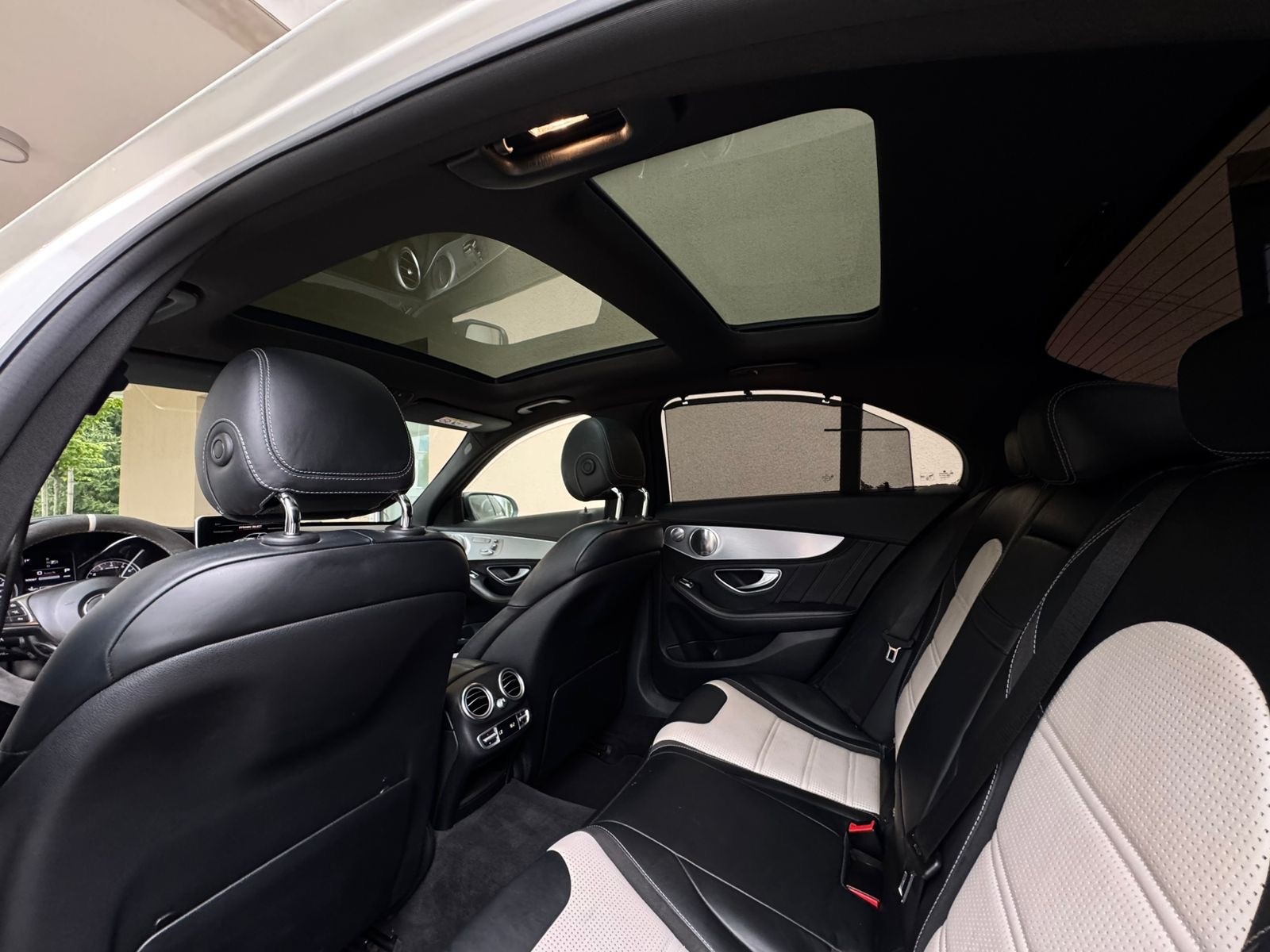 MERCEDES-BENZ C 63 AMG-image-10