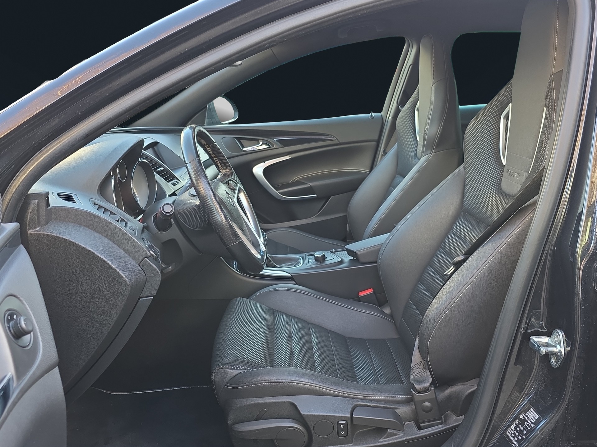 OPEL Insignia Sports Tourer 2.8 Turbo OPC 4WD-image-9