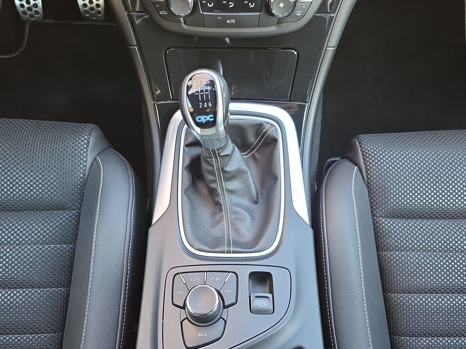 OPEL Insignia Sports Tourer 2.8 Turbo OPC 4WD-image-14