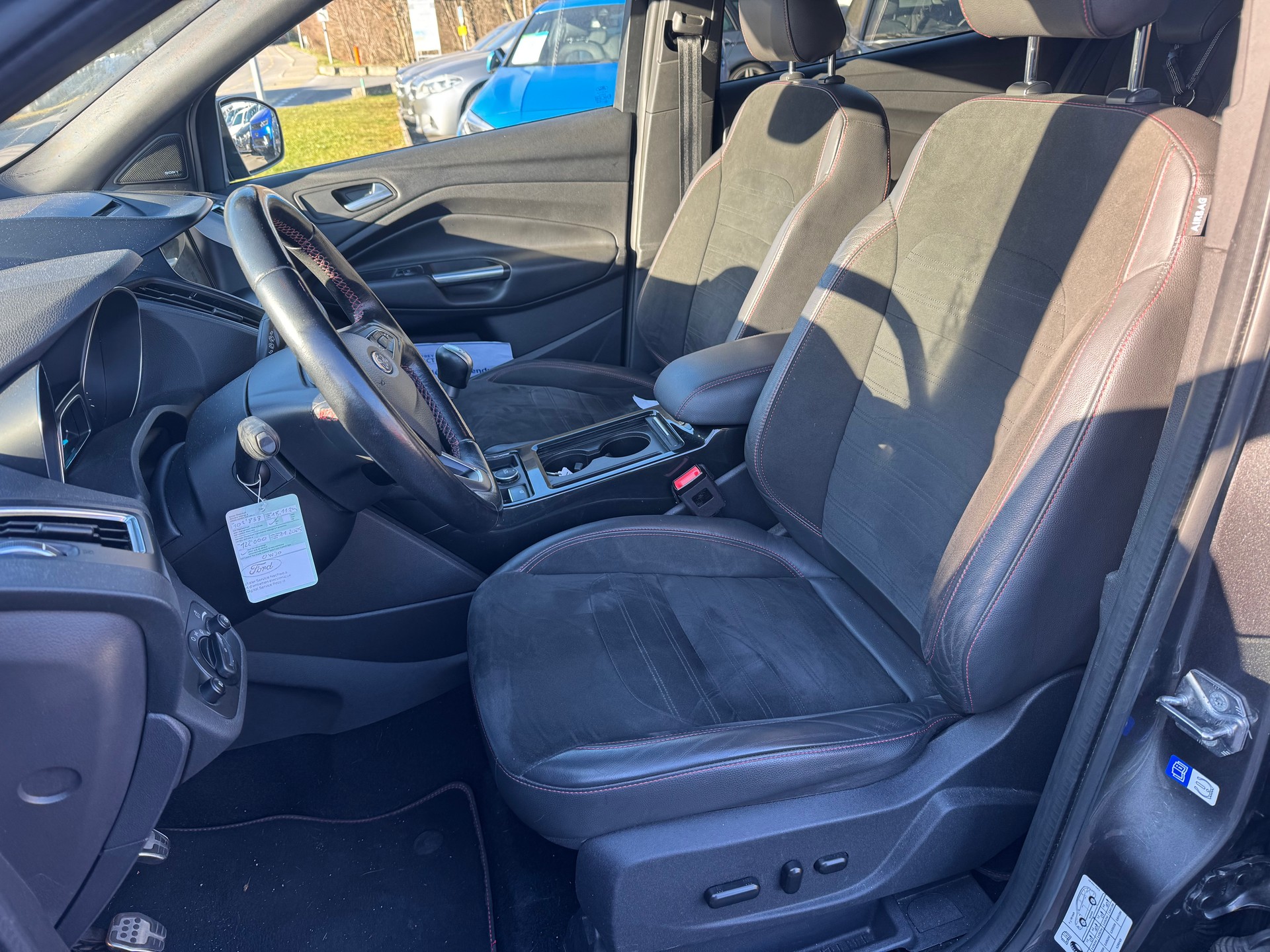 FORD Kuga 2.0 TDCi ST Line 4WD-image-9