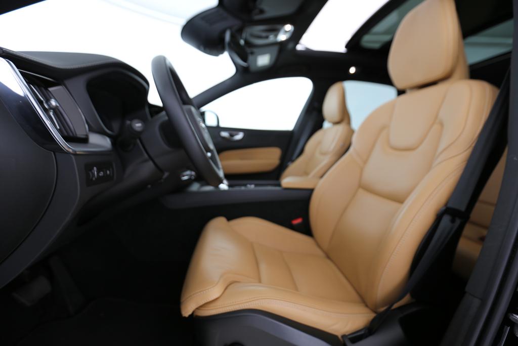 VOLVO XC60 2.0 T6 TE Inscription eAWD-image-2