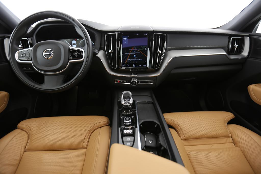 VOLVO XC60 2.0 T6 TE Inscription eAWD-image-4