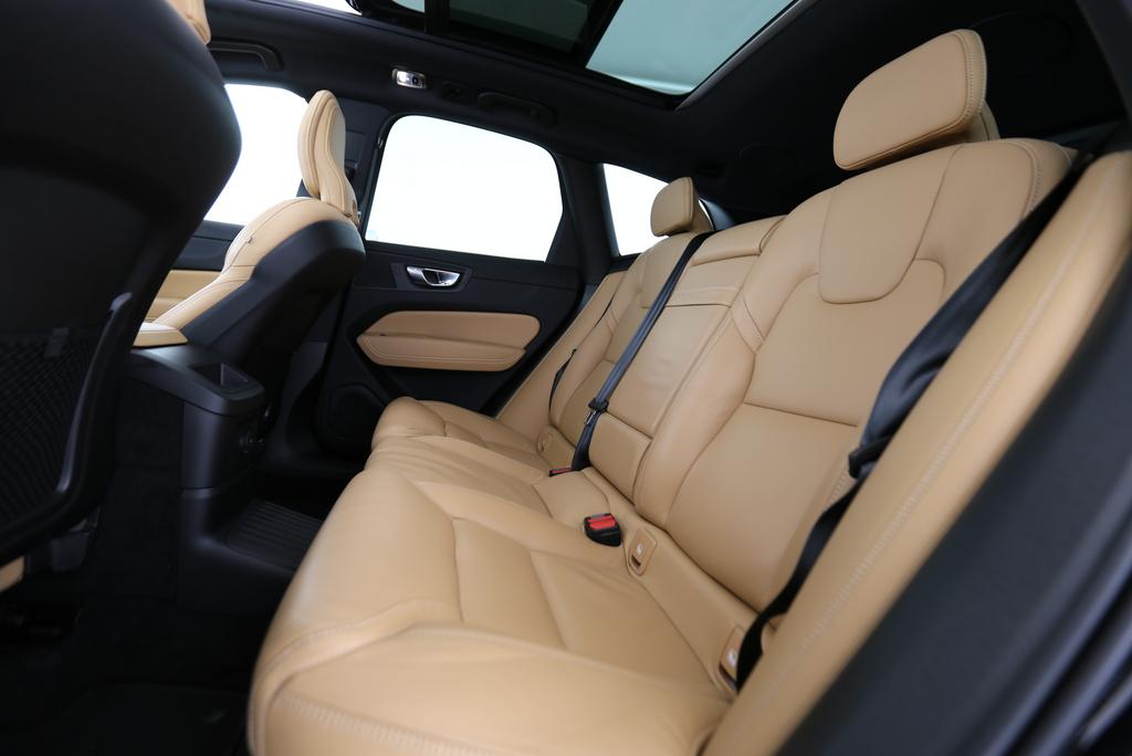 VOLVO XC60 2.0 T6 TE Inscription eAWD-image-8