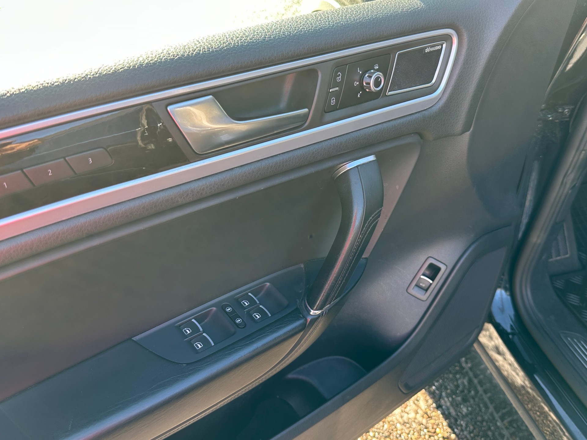 VW Touareg 4.2 V8 TDI Tiptronic-image-8