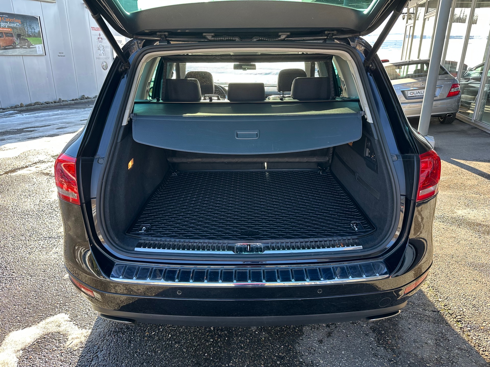 VW Touareg 4.2 V8 TDI Tiptronic-image-16