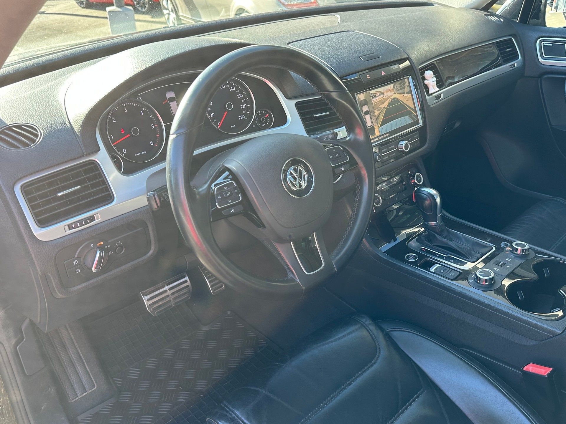 VW Touareg 4.2 V8 TDI Tiptronic-image-9