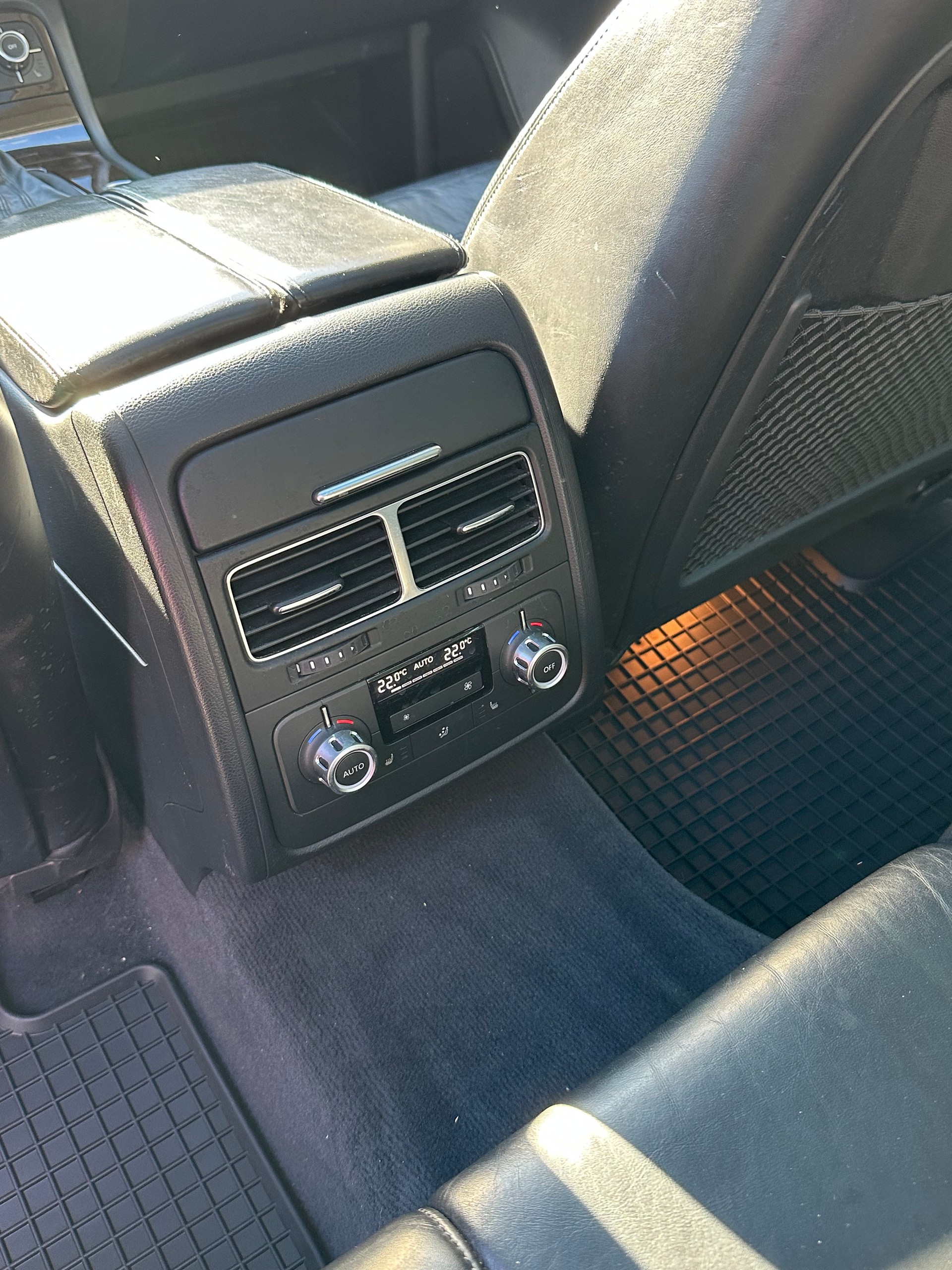 VW Touareg 4.2 V8 TDI Tiptronic-image-6