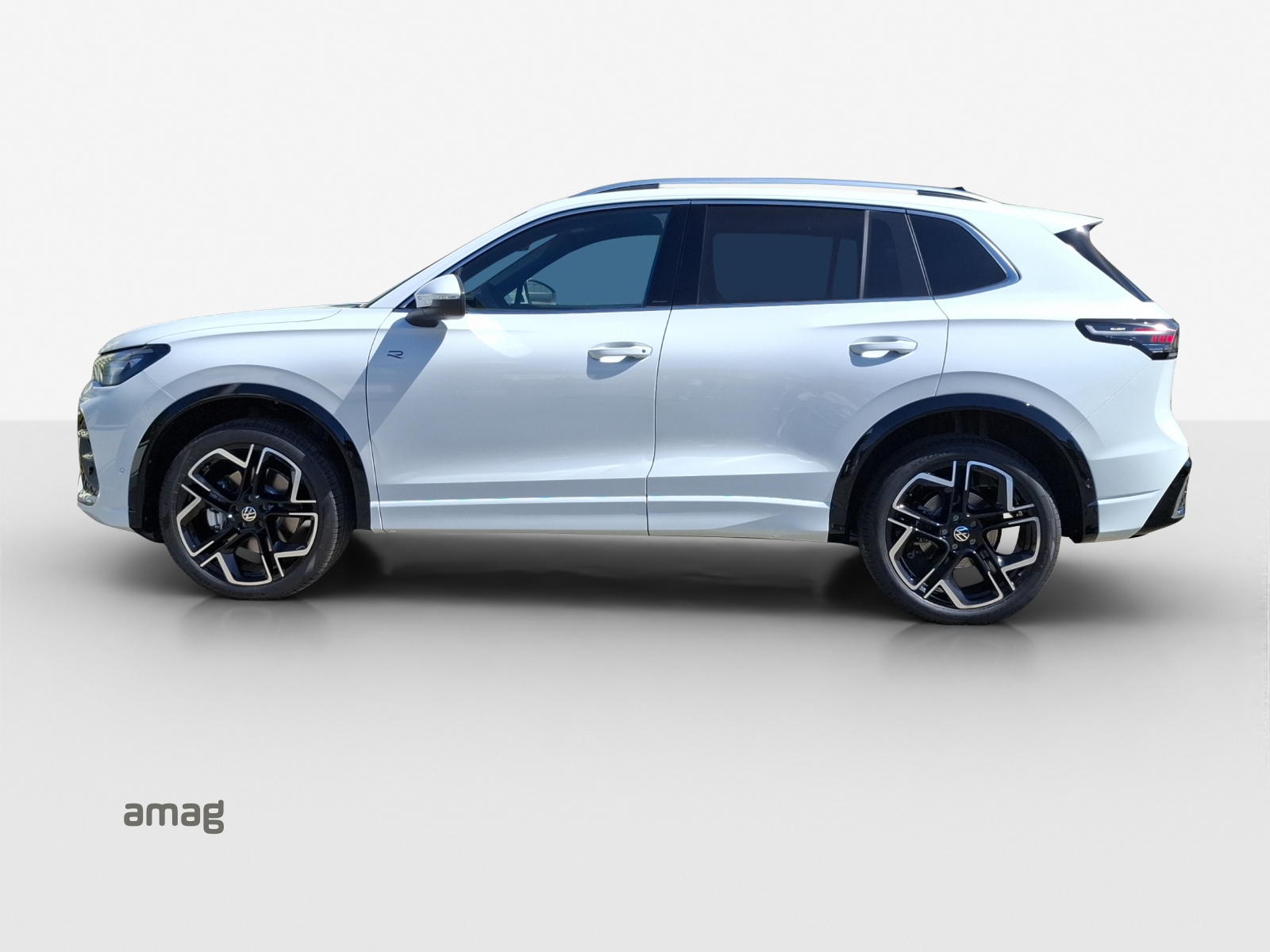 VW Tiguan 2.0 TSI DSG R-Line 4Motion-image-1
