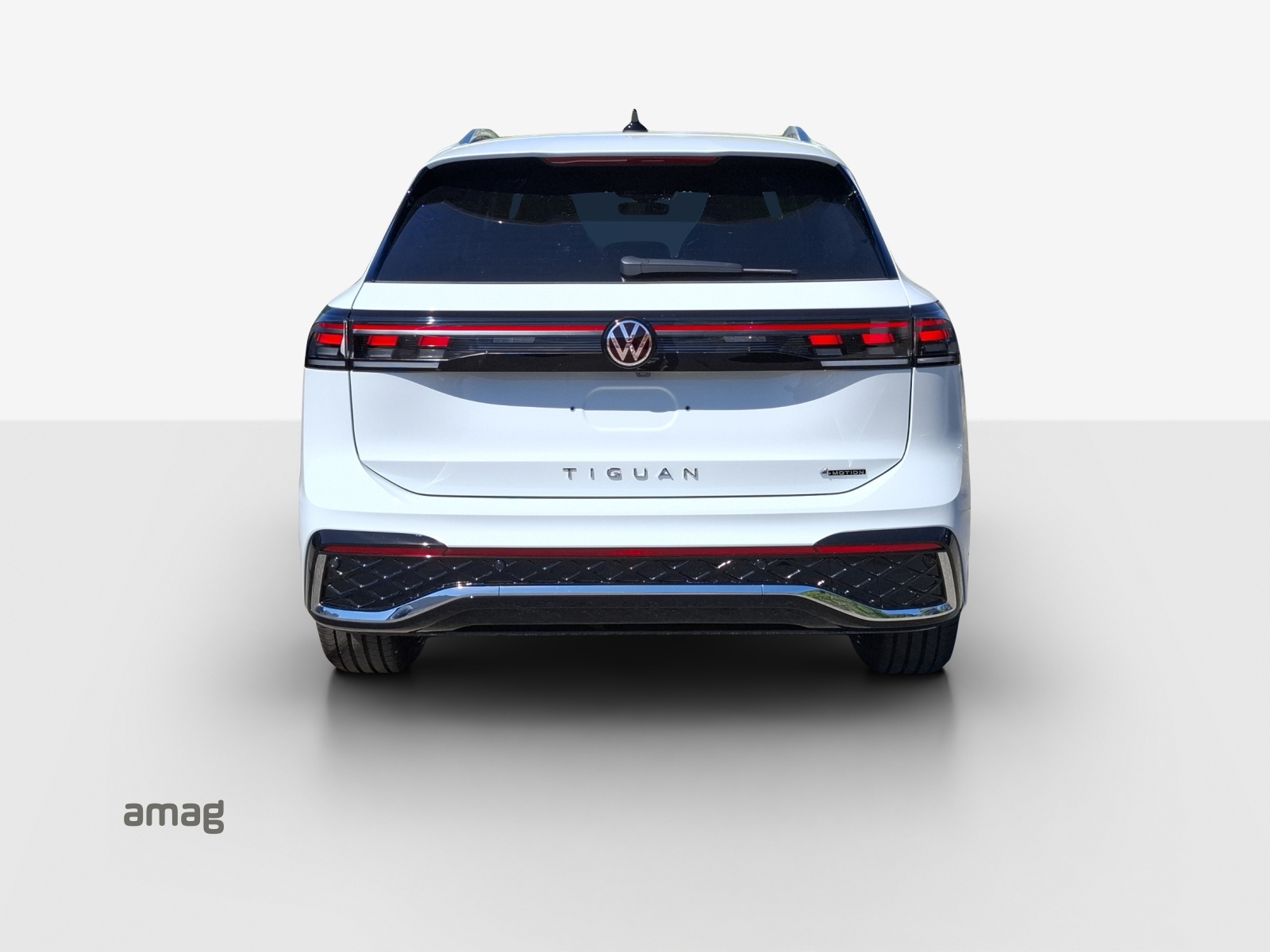 VW Tiguan 2.0 TSI DSG R-Line 4Motion-image-3