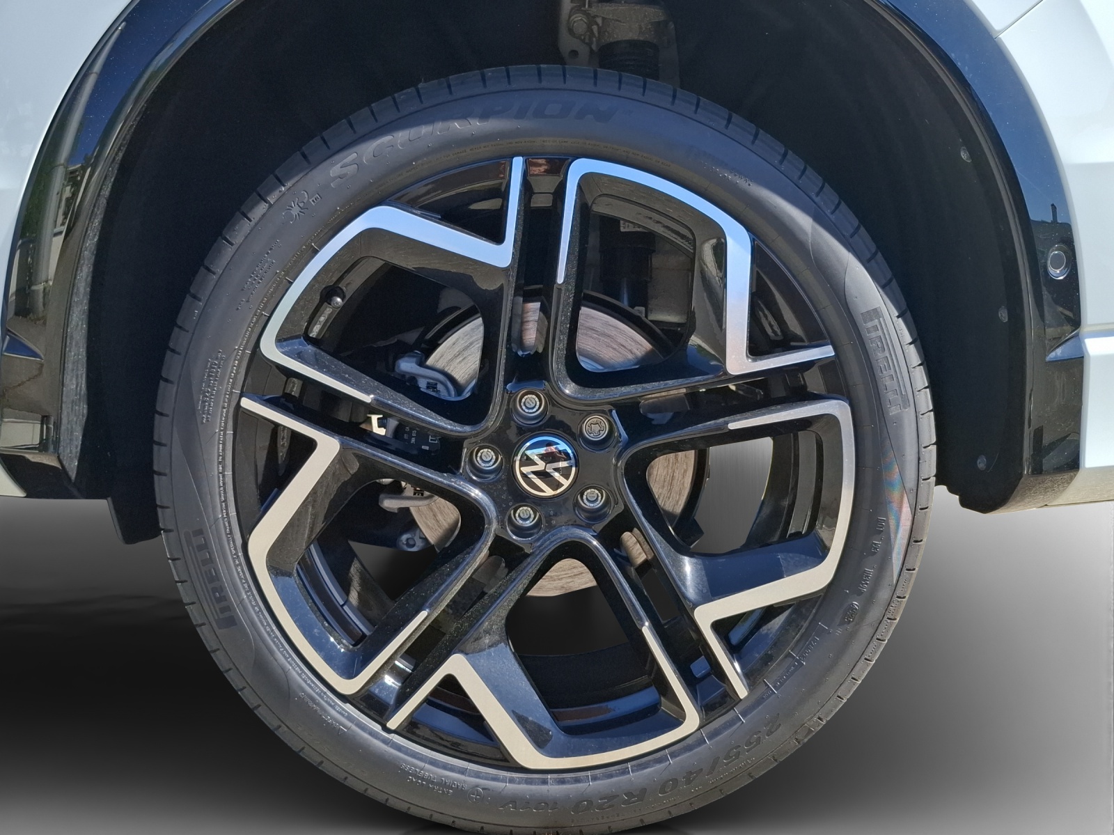 VW Tiguan 2.0 TSI DSG R-Line 4Motion-image-15