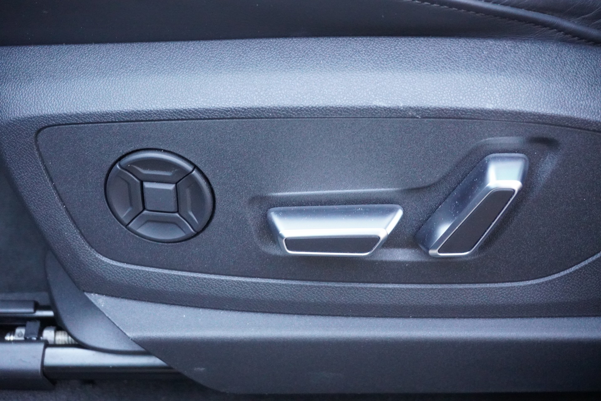 AUDI SQ8 e-tron quattro-image-26