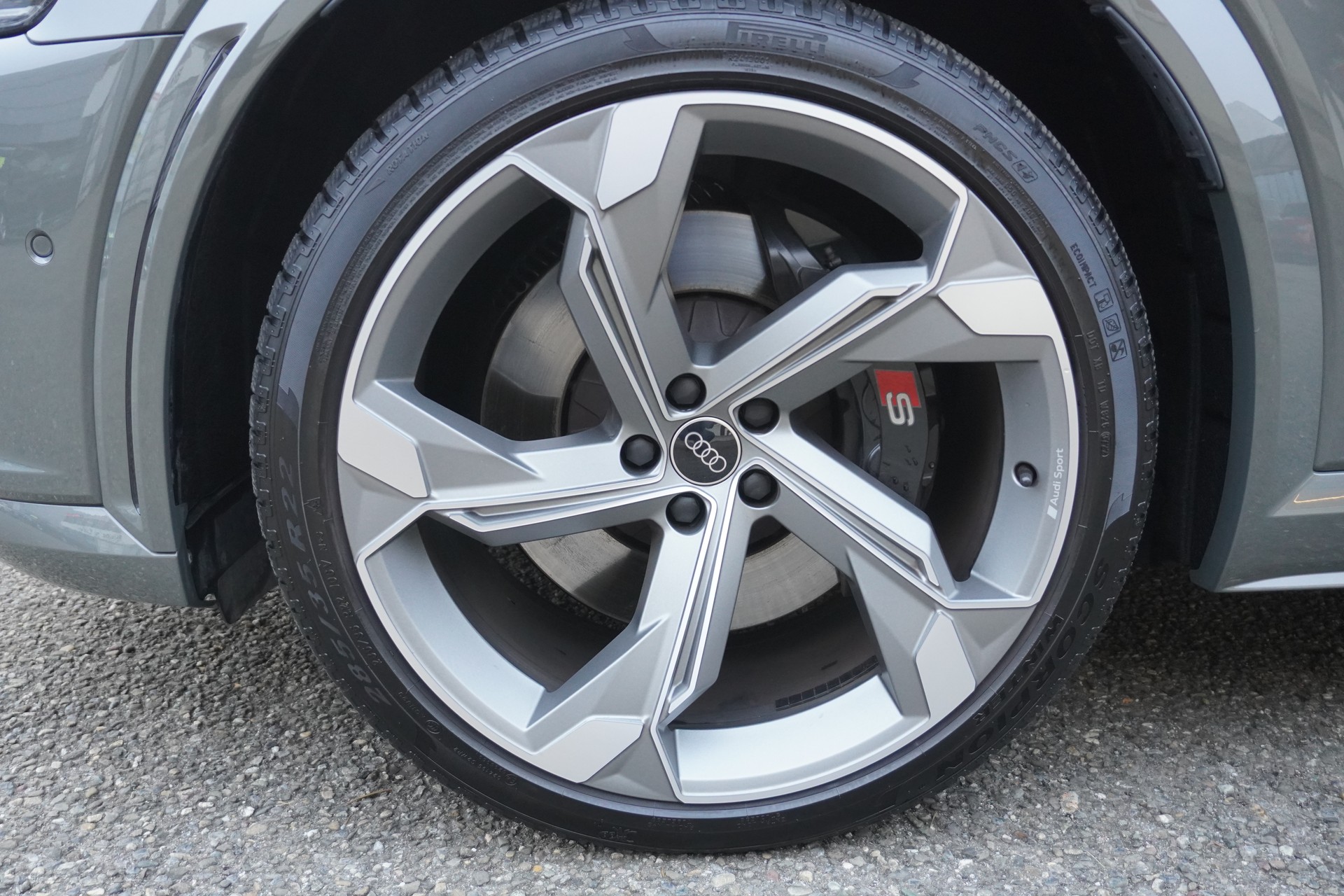 AUDI SQ8 e-tron quattro-image-9
