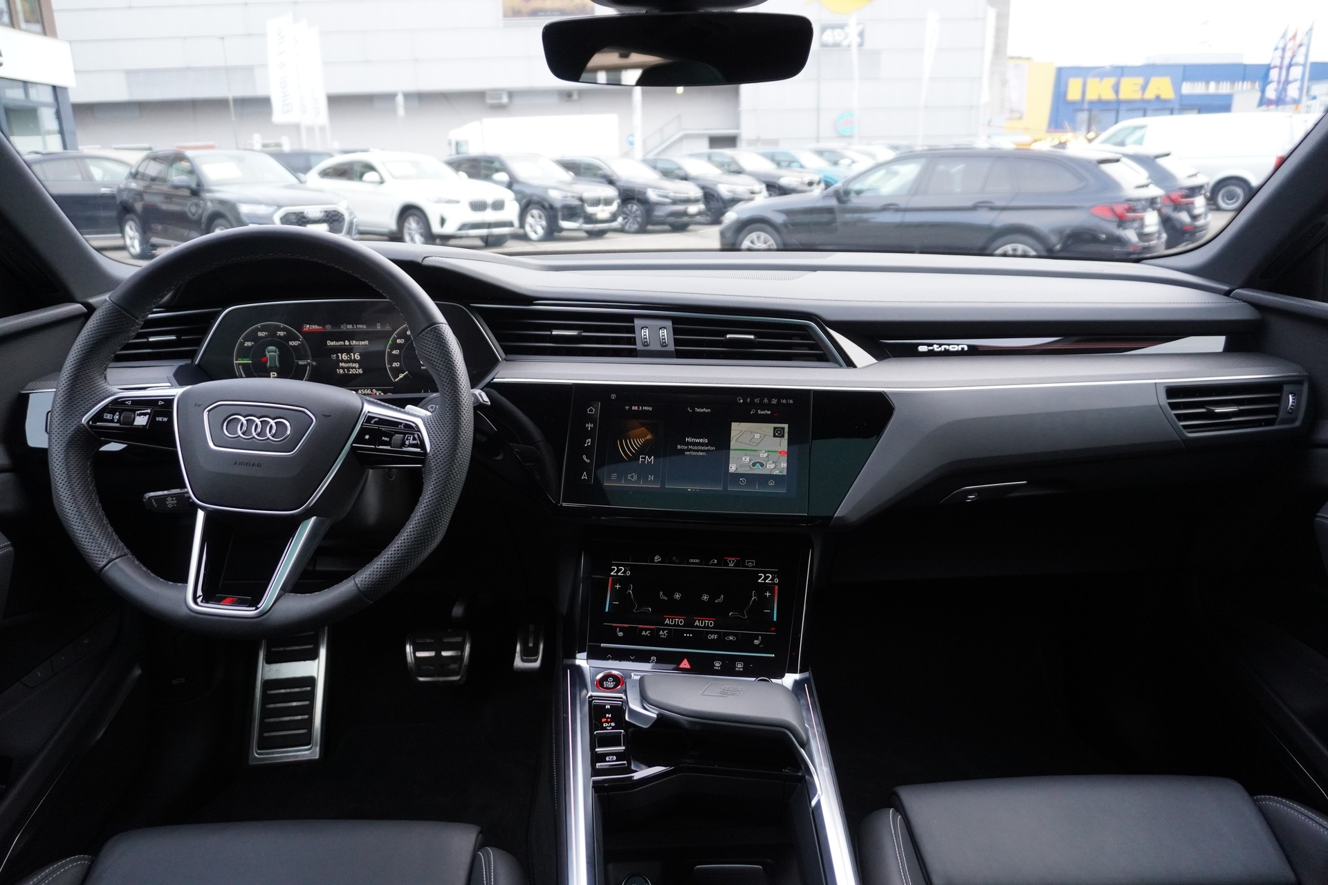 AUDI SQ8 e-tron quattro-image-15