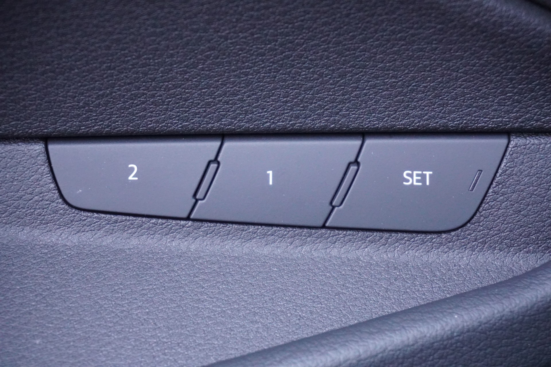 AUDI SQ8 e-tron quattro-image-25