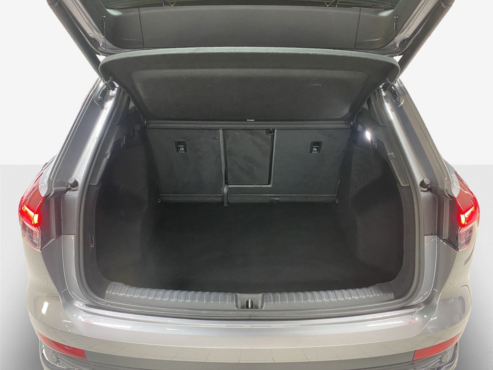 AUDI Q4 e-tron 50 quattro-image-13
