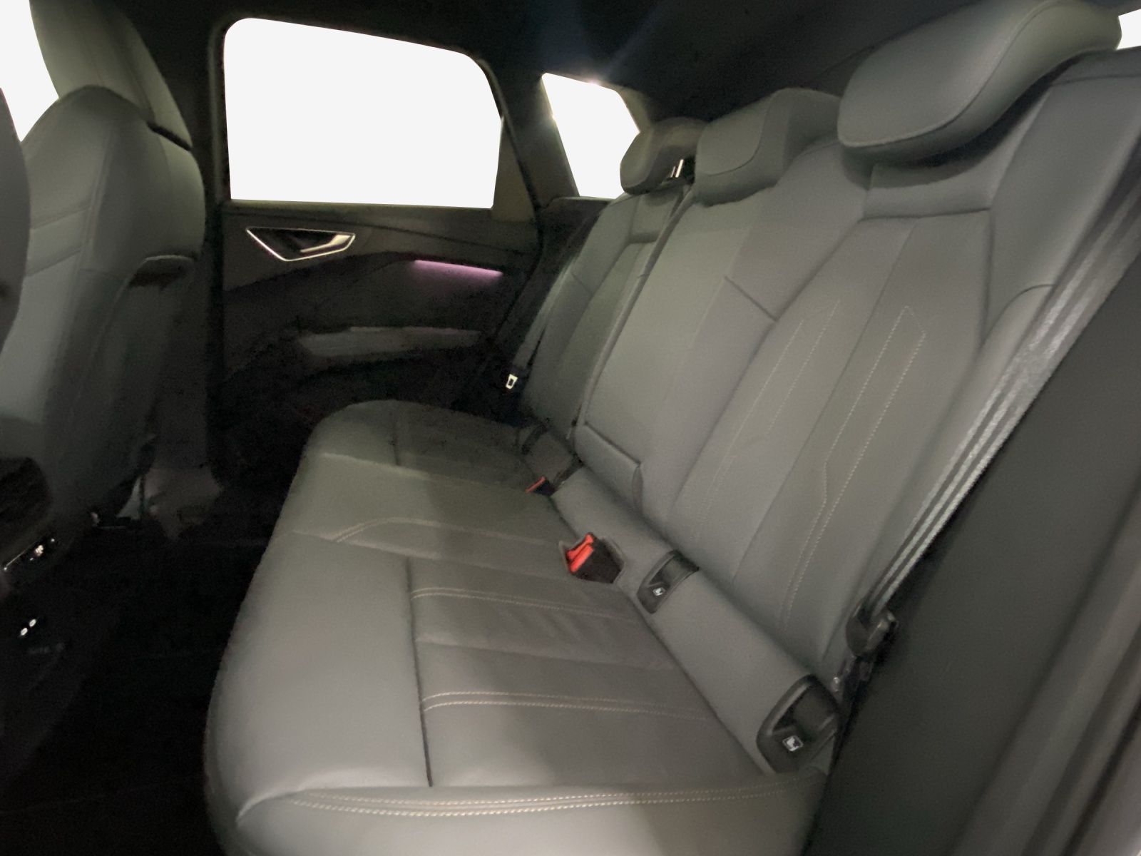 AUDI Q4 e-tron 50 quattro-image-12