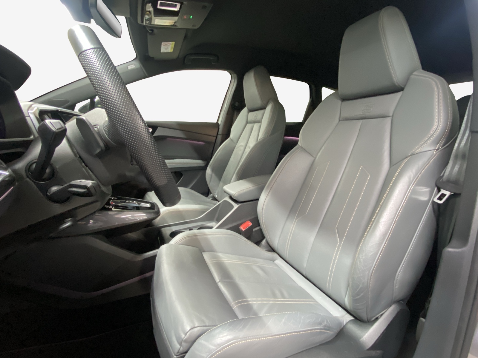 AUDI Q4 e-tron 50 quattro-image-8