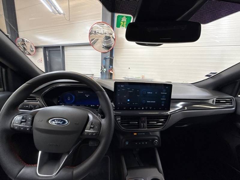 FORD Focus 1.5 EcoBlue TDCi ST-Line X Automatic-image-4