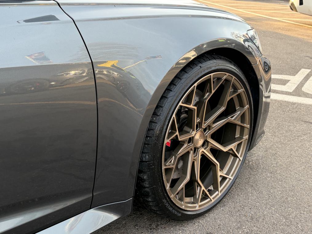 AUDI RS6 Avant 4.0 TFSI V8 quattro-image-3