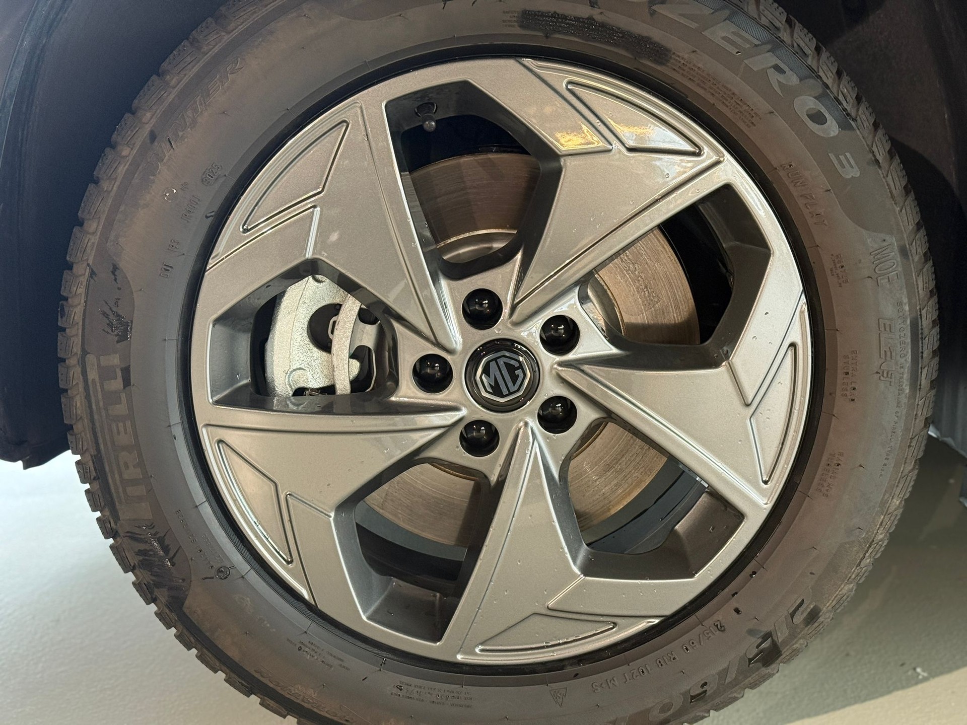 MG HS 1.5 T PHEV Luxury-image-18