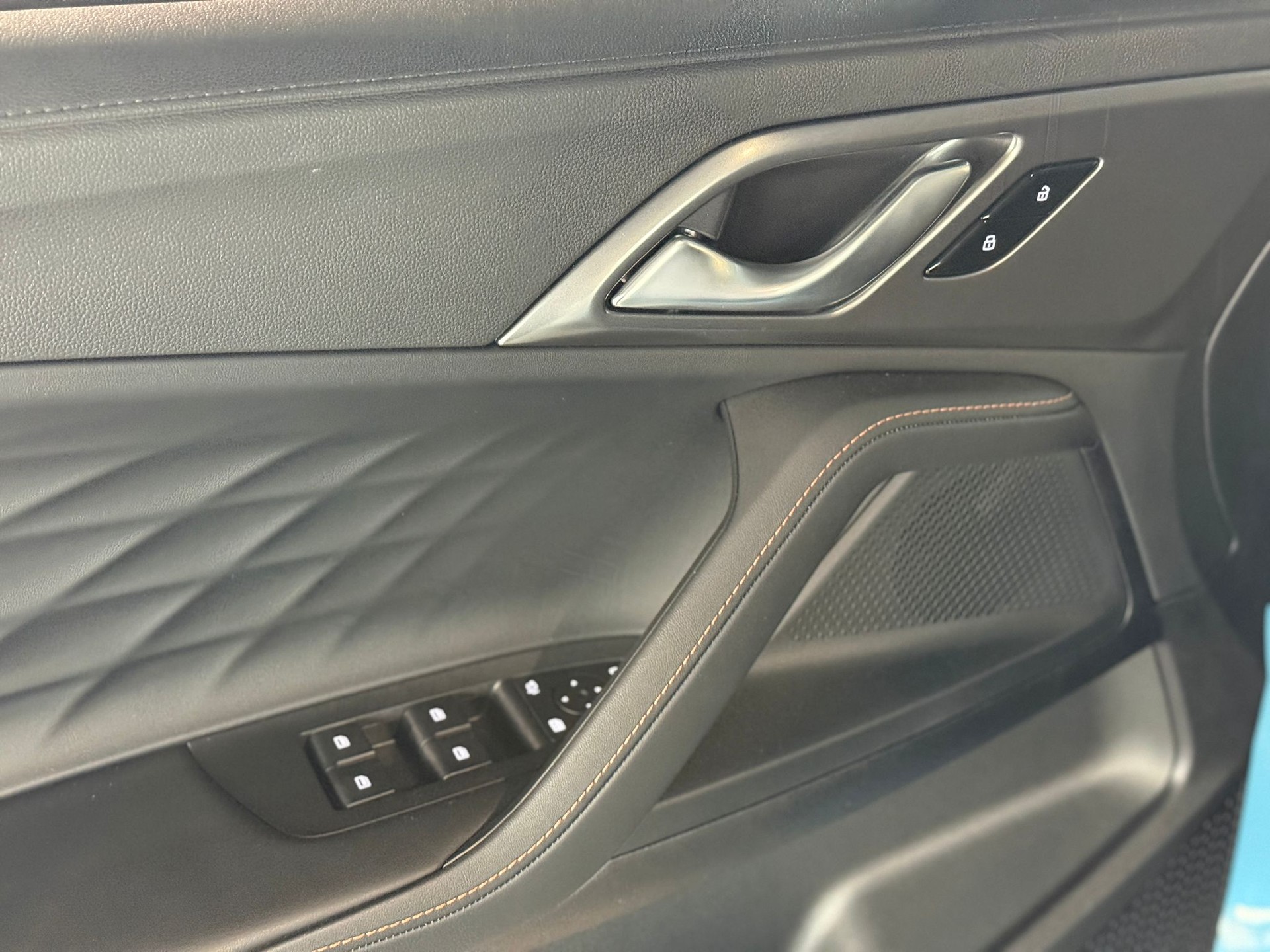 MG HS 1.5 T PHEV Luxury-image-17