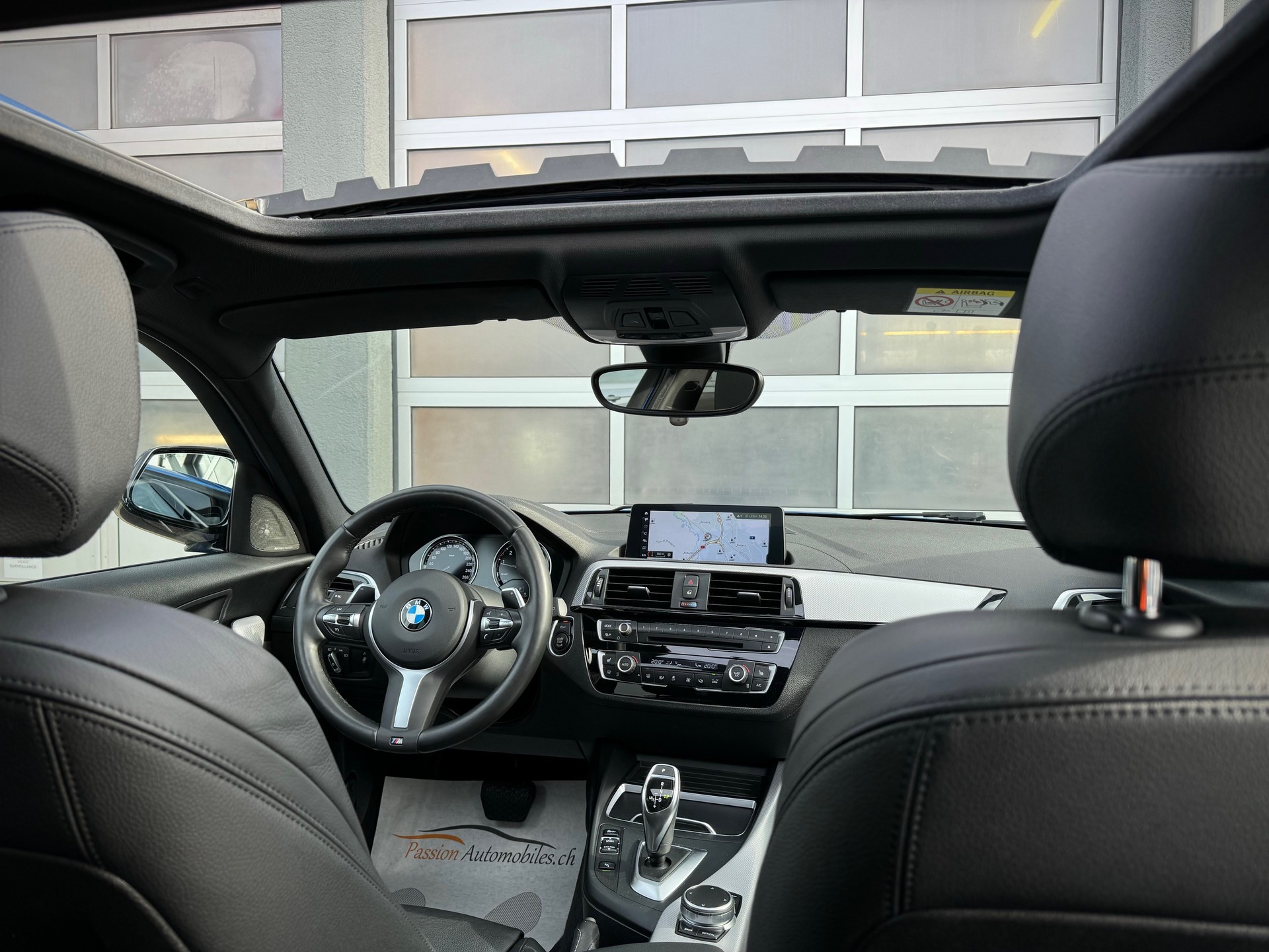 BMW M140i xDrive Steptronic - Véhicule Suisse (CH)-image-6