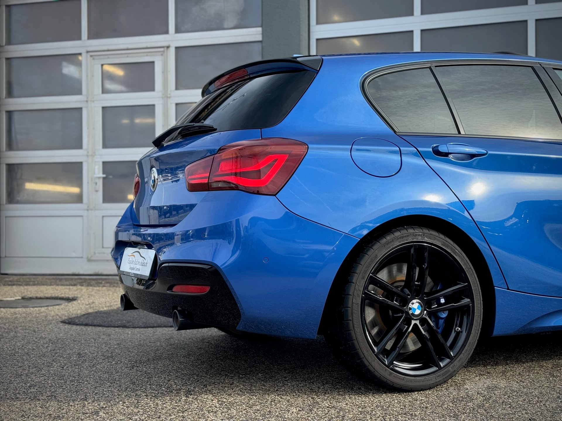 BMW M140i xDrive Steptronic - Véhicule Suisse (CH)-image-5