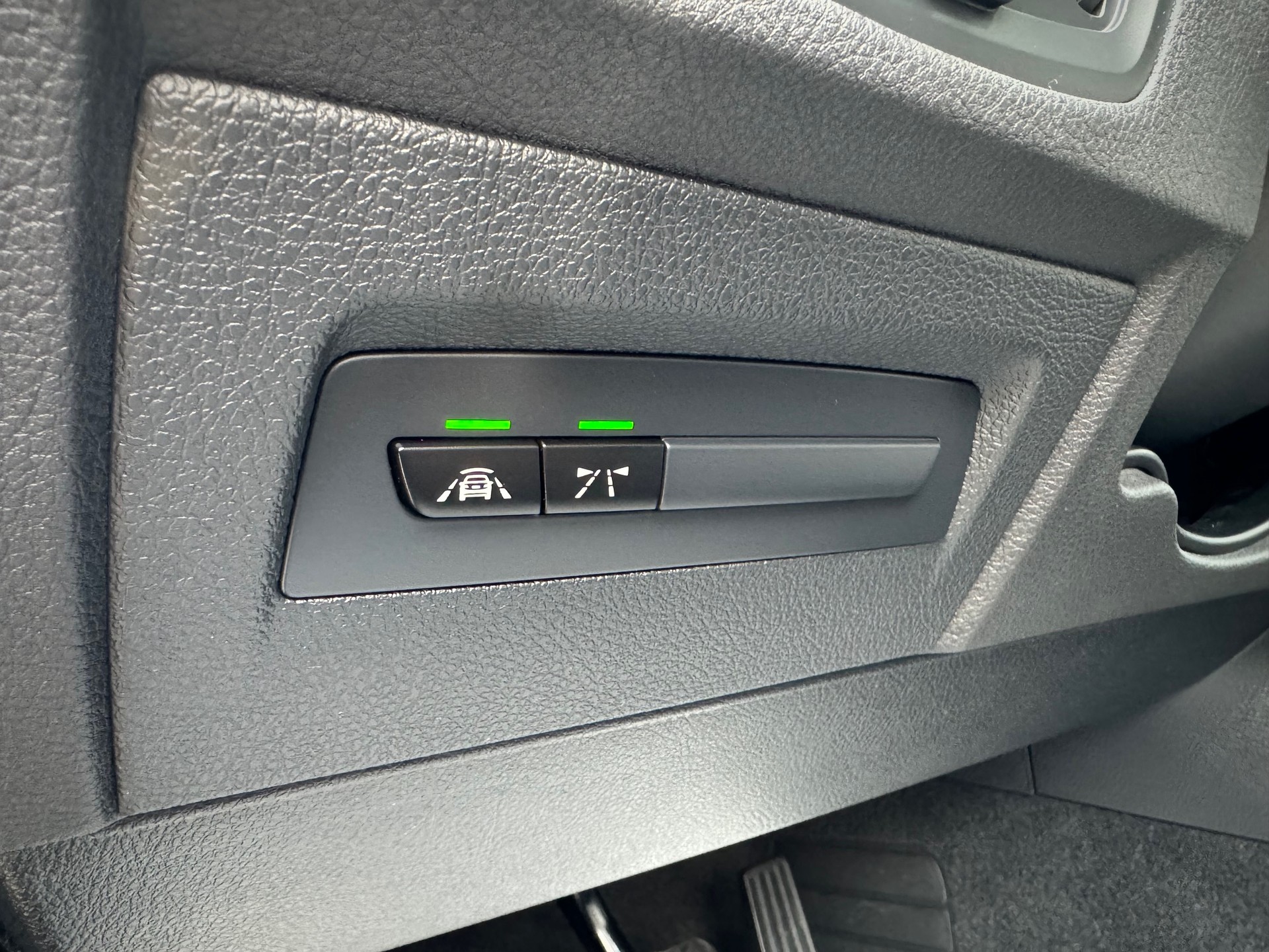 BMW M140i xDrive Steptronic - Véhicule Suisse (CH)-image-14
