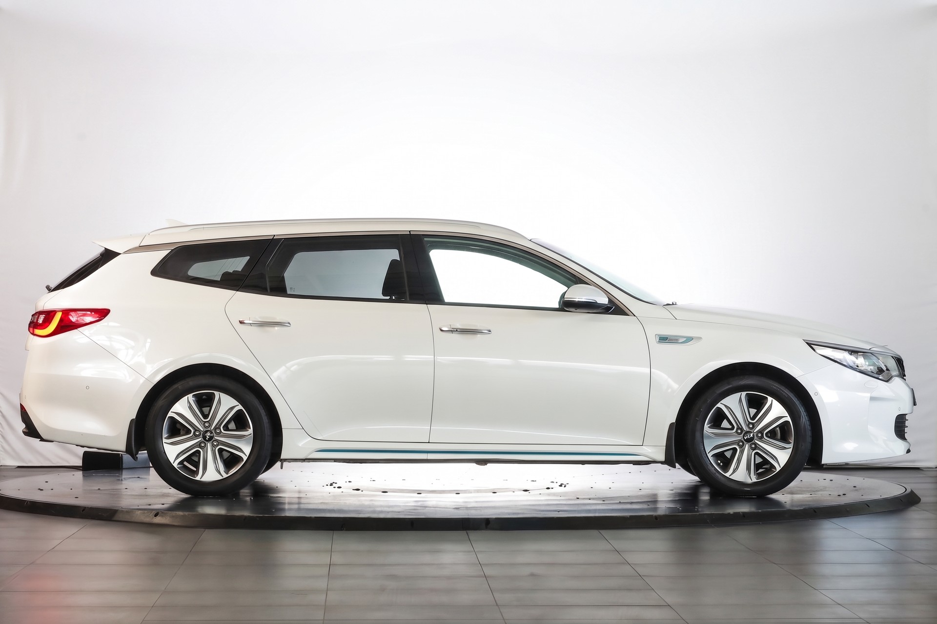 KIA Optima SW 2.0 T-GDI Plug-in Hybrid Automat-image-4