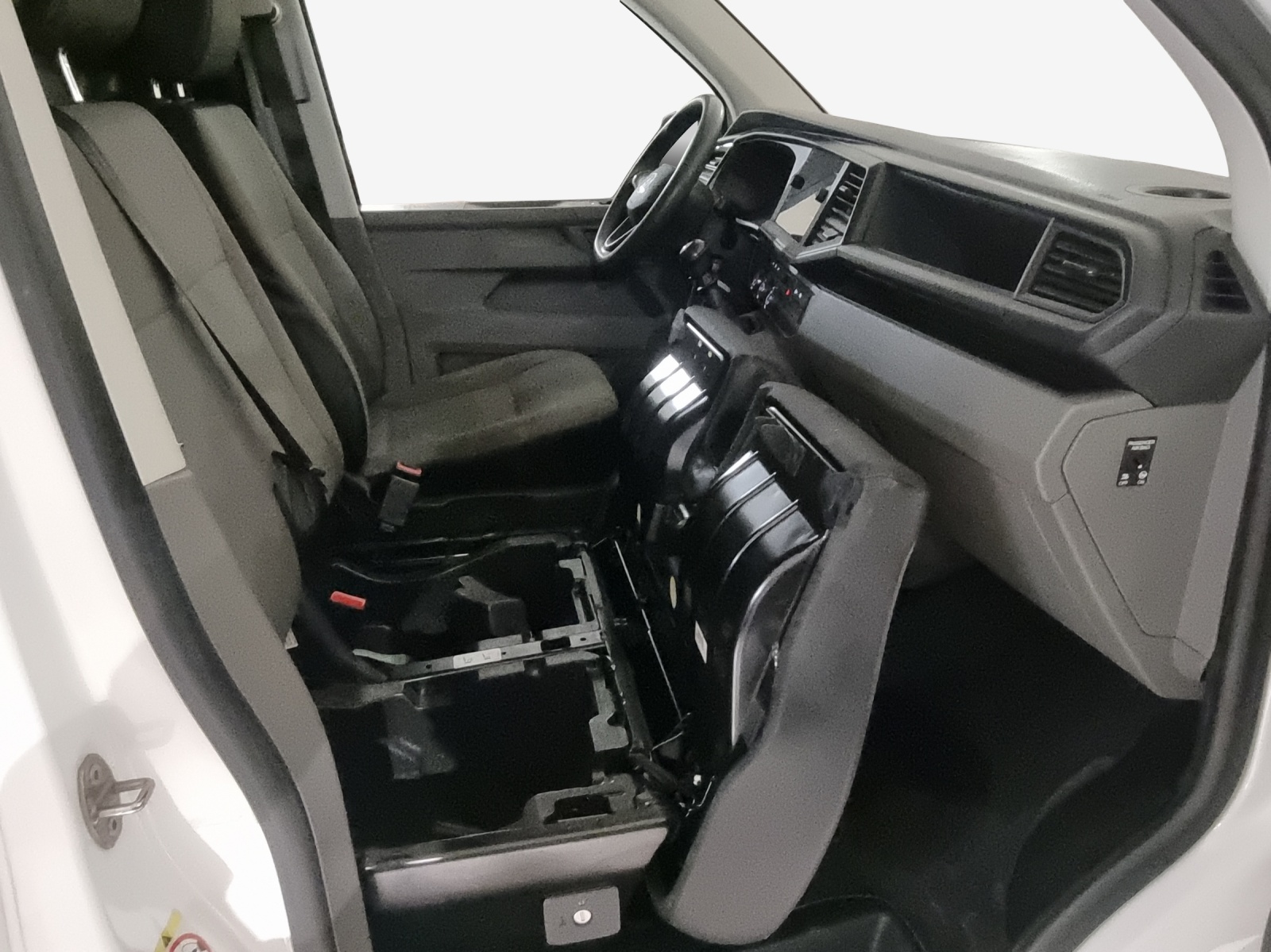 VW T6.1 2.0 TDI-image-15