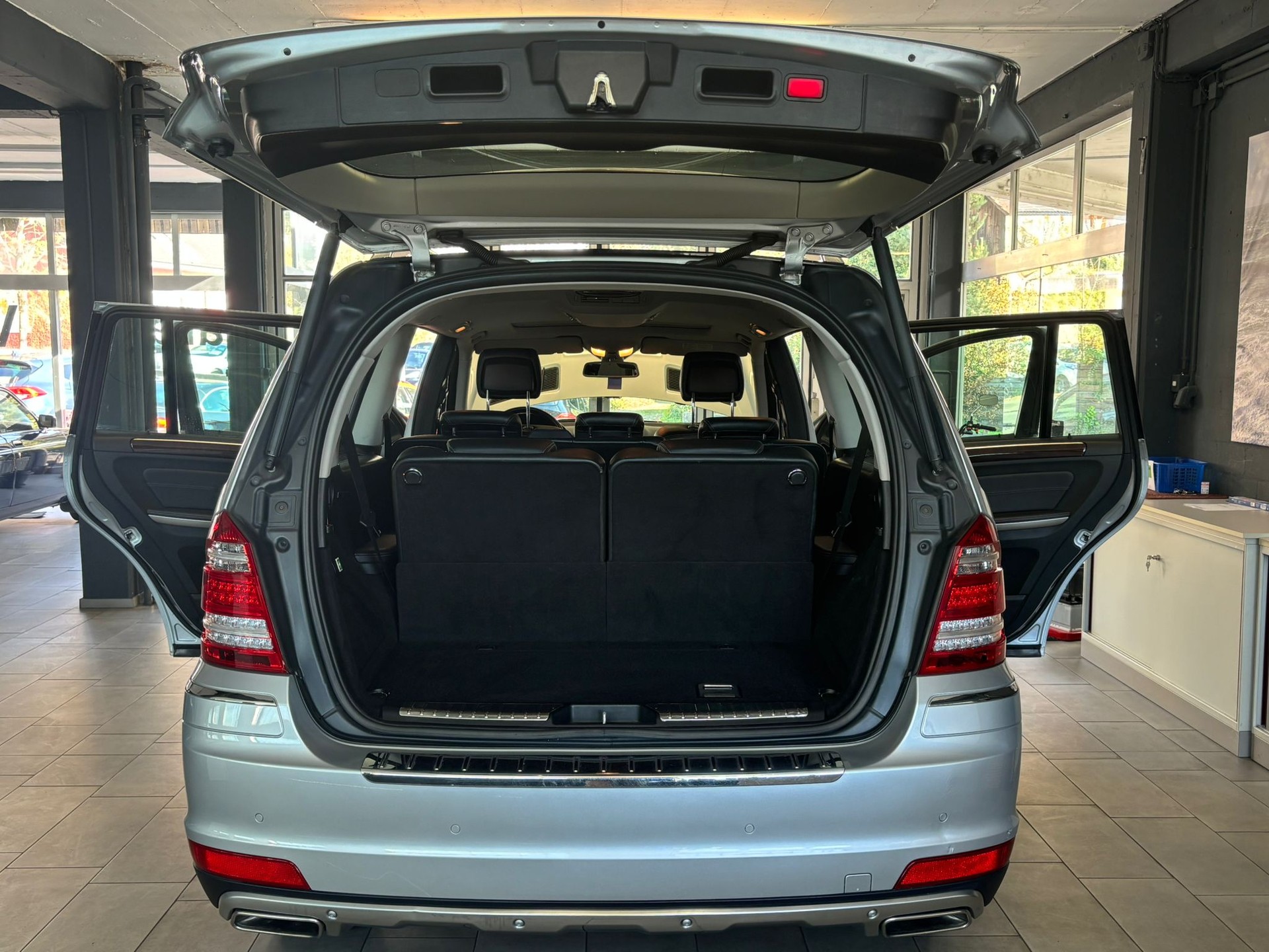 MERCEDES-BENZ GL 450 4Matic 7G-Tronic-image-5
