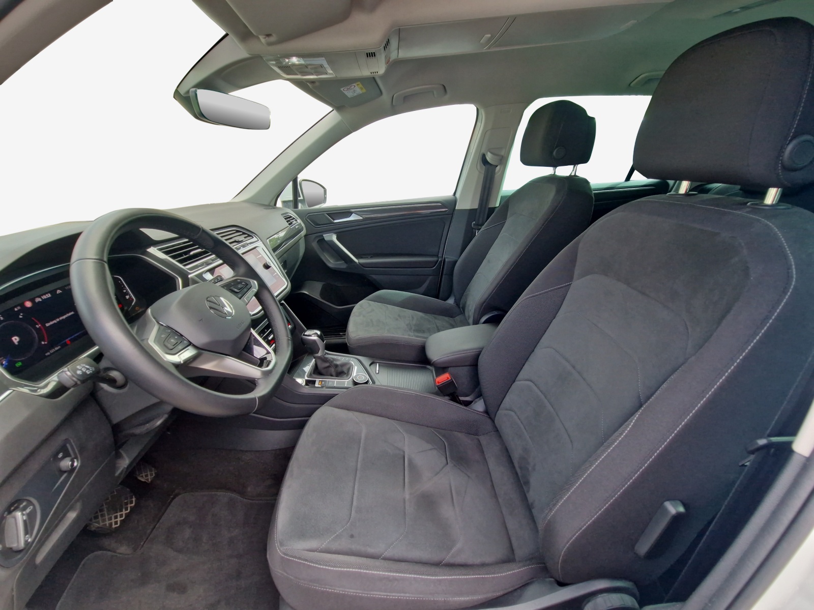 VW Tiguan 2.0 TDI SCR Elegance 4Motion DSG-image-7