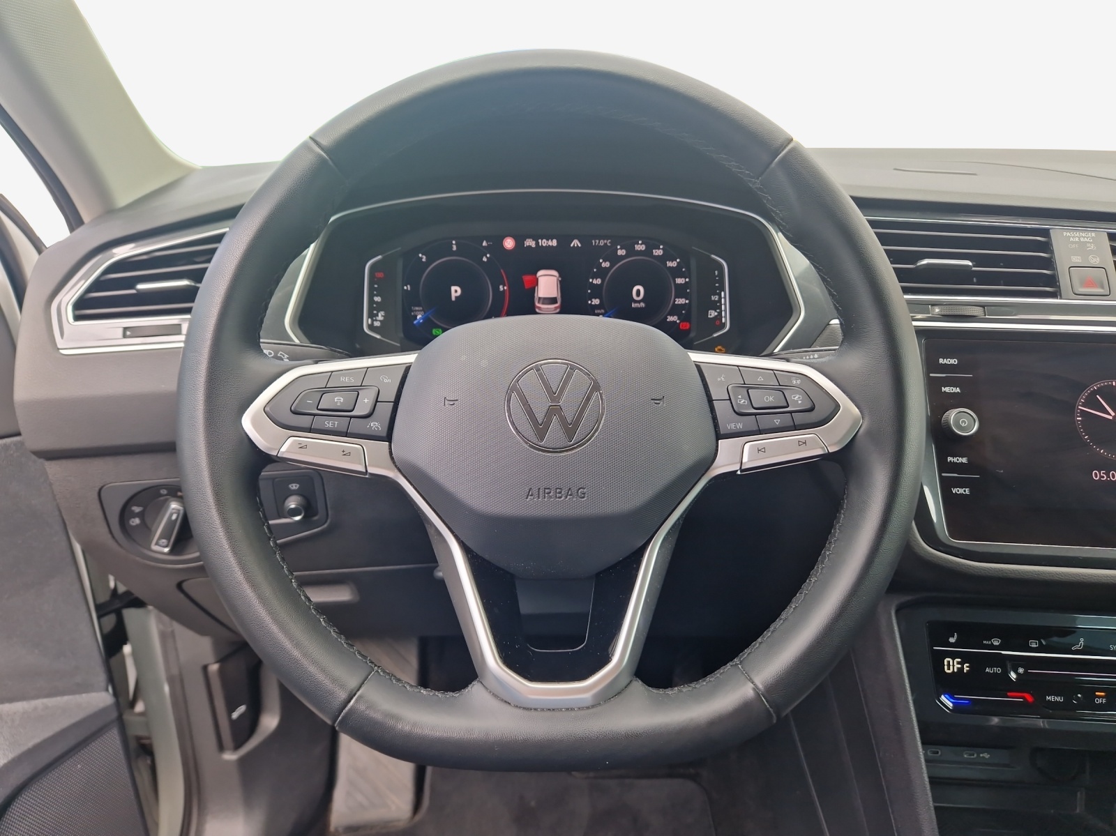 VW Tiguan 2.0 TDI SCR Elegance 4Motion DSG-image-9
